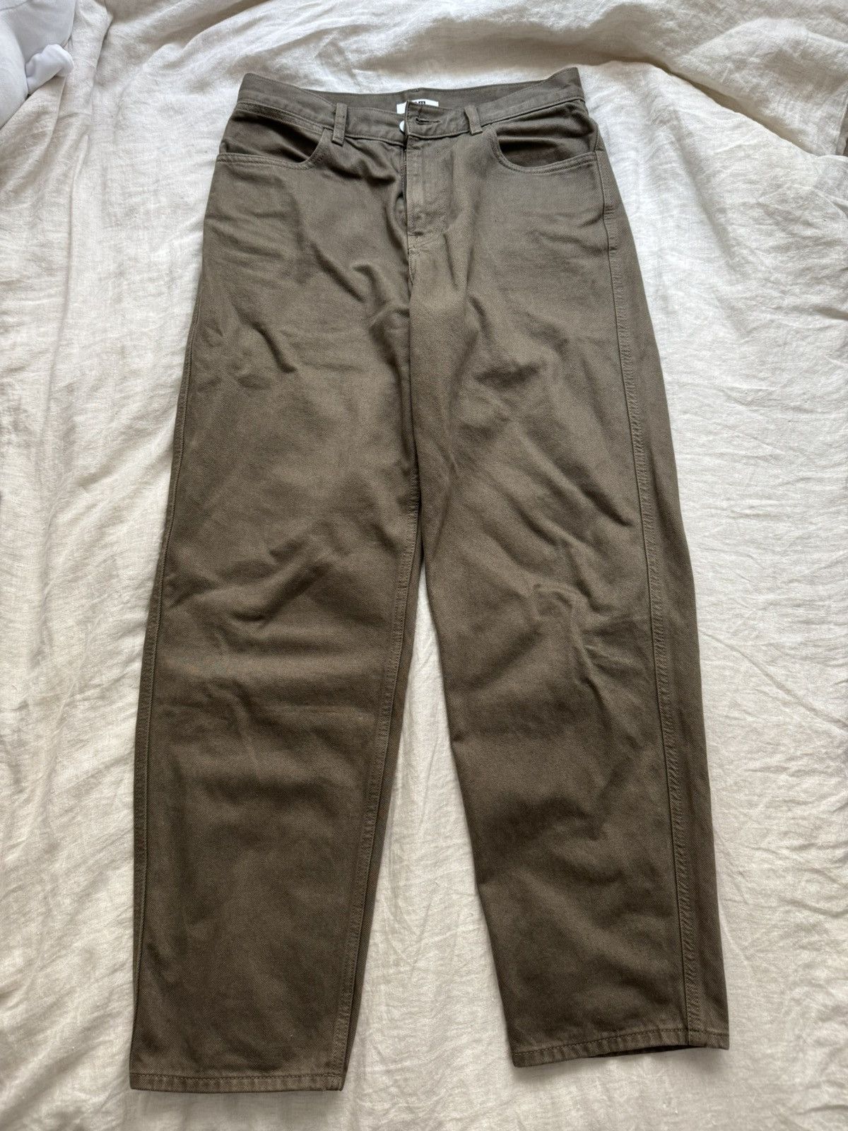 Lemaire × Uniqlo Uniqlo U Relaxed Jeans Olive Size 29 Size US 29 - 1 Thumbnail
