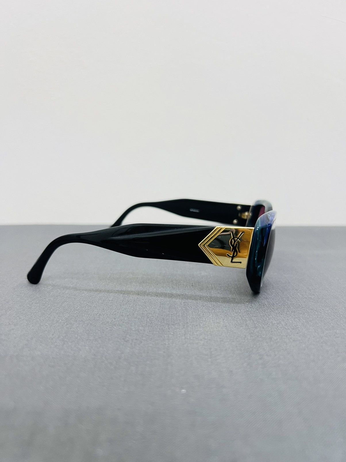 Yves Saint Laurent Y2K YSL Yves Saint Laurent Sunglasses Size ONE SIZE - 7 Thumbnail