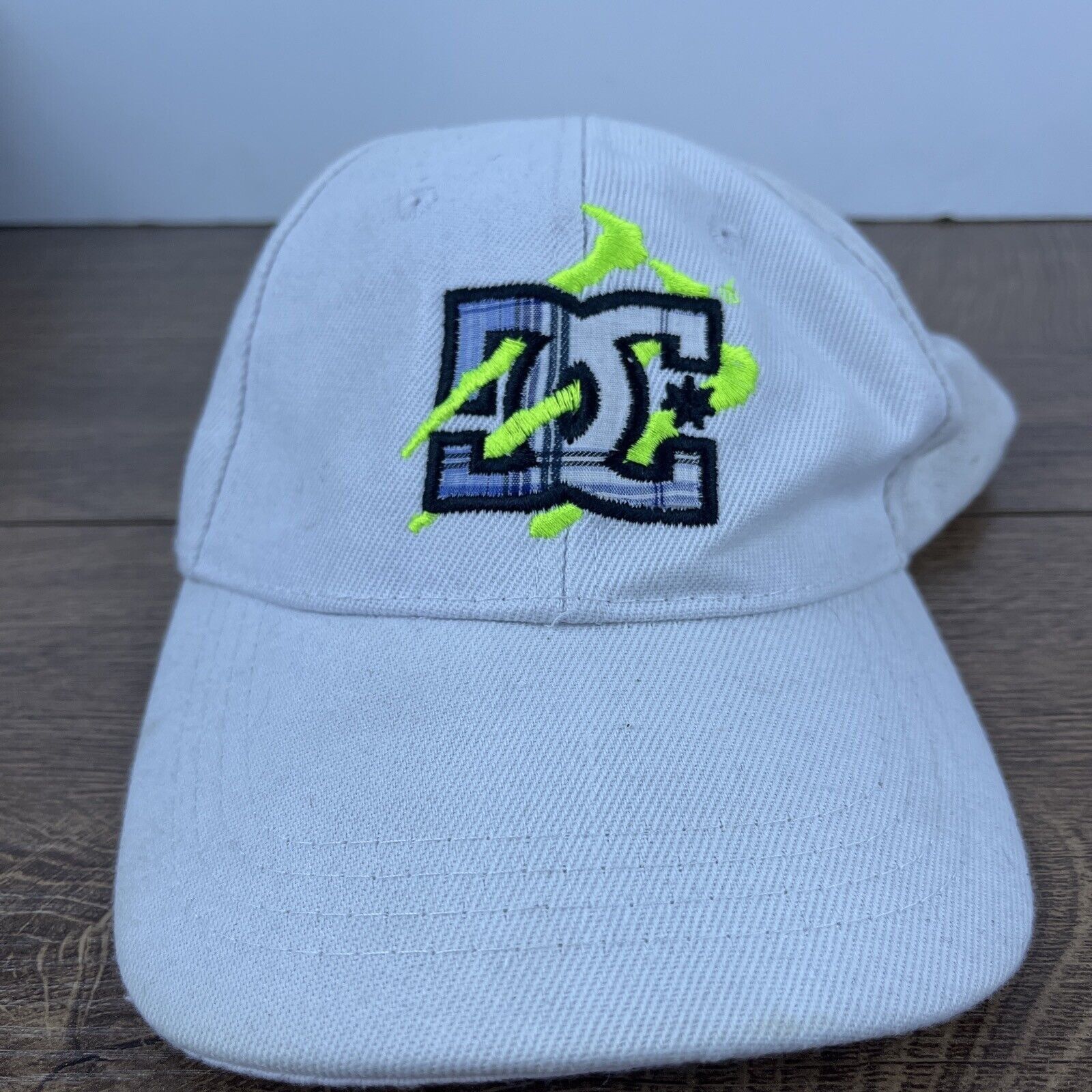 DC Comics DC Hat DC Comics White Hat Adjustable Adult Size Hat White C Size ONE SIZE - 3 Thumbnail