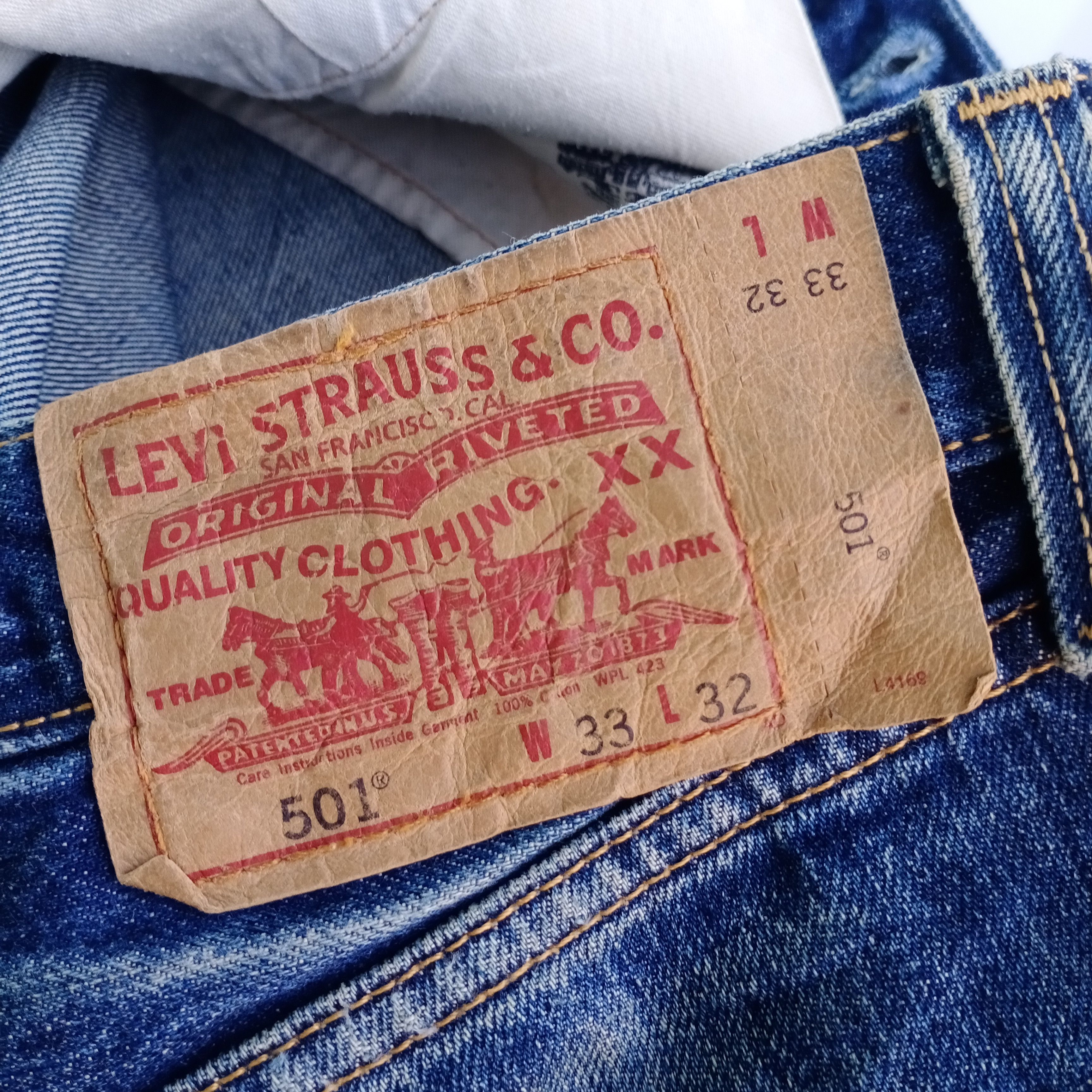 Levi's Vintage Clothing Vintage Levi's 501 Faded Straight Leg Jeans Size US 34 / EU 50 - 13 Thumbnail