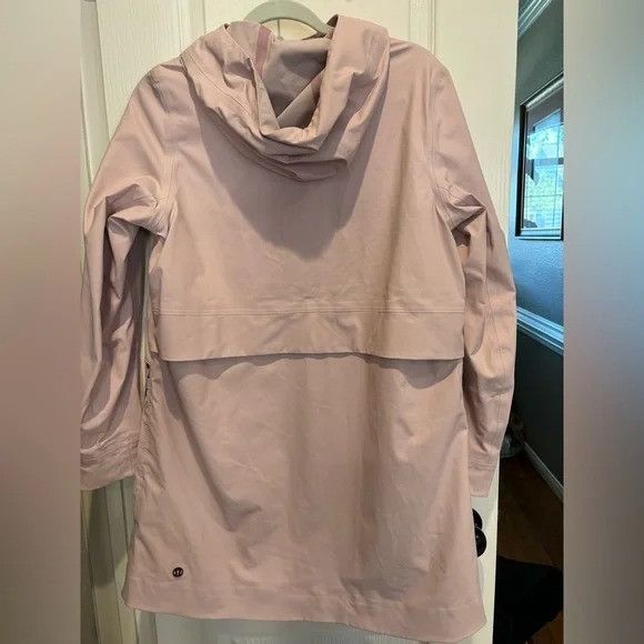 NWT lululemon Into the Drizzle raincoat factory sz 6