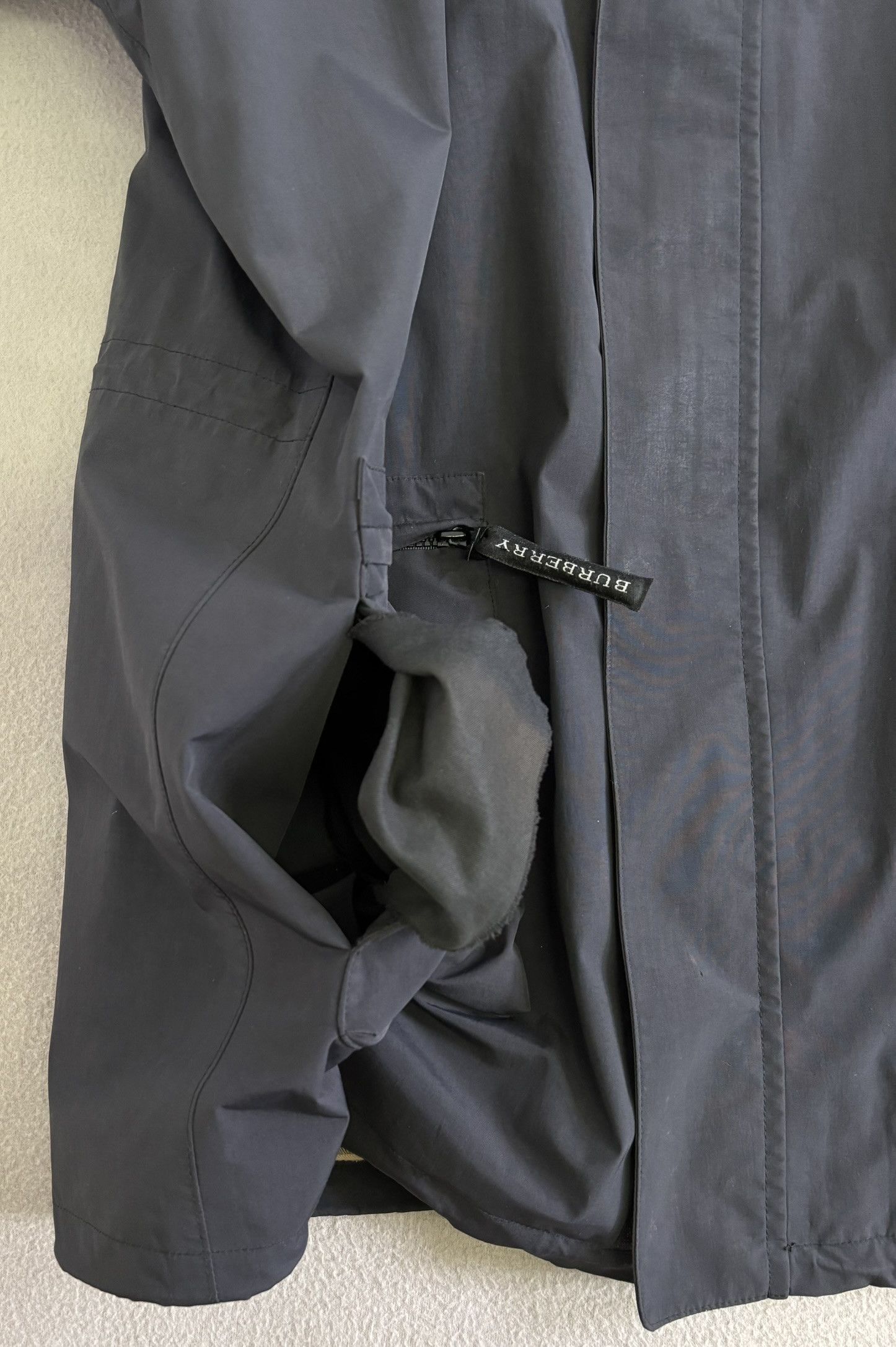 Burberry Burberry vintage black coat size XXL Size US XXL / EU 58 / 5 - 9 Thumbnail