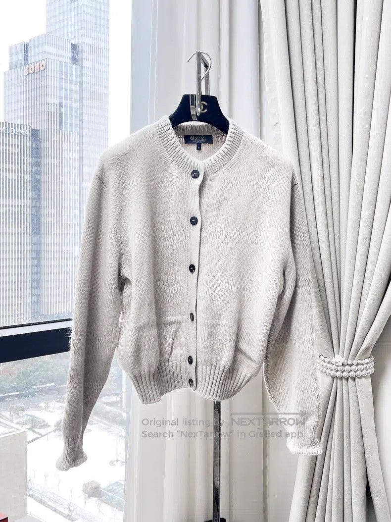 Loro Piana Loro Piana Oatmeal color embroidered long-sleeve short car Size S / US 4 / IT 40 - 2 Thumbnail