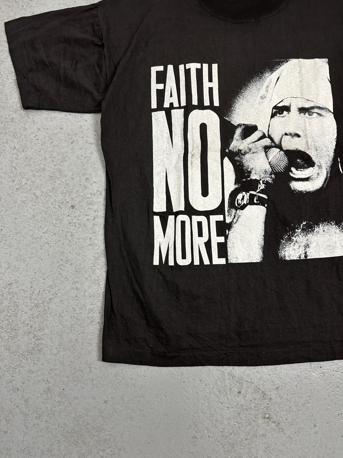 Band Tees Vintage Faith No More Rock T-Shirt Size US XL / EU 56 / 4 - 4 Thumbnail