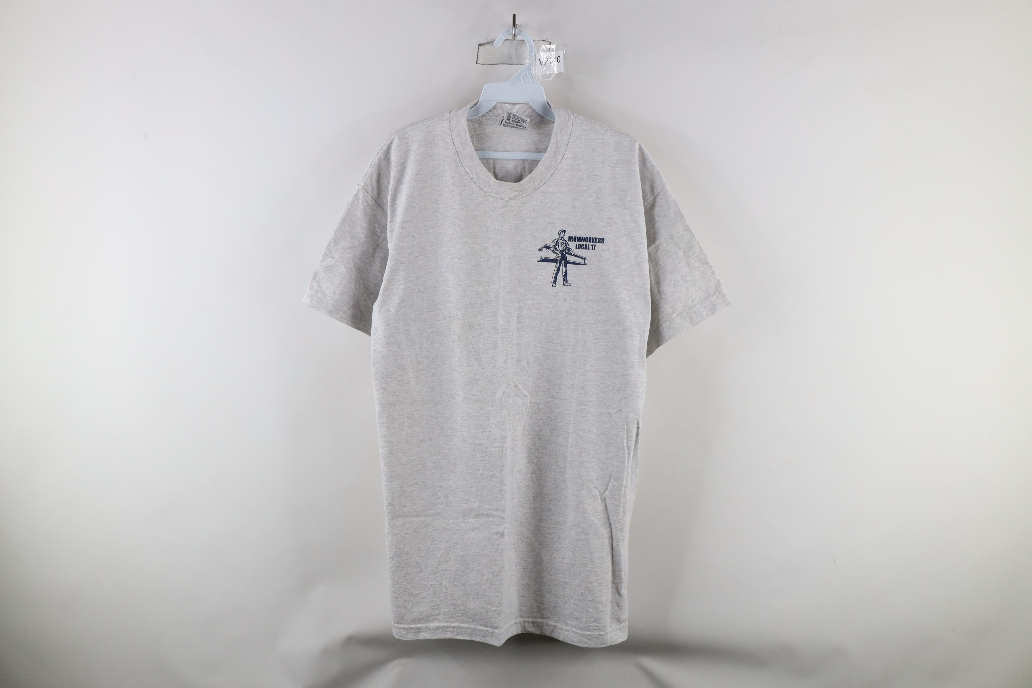 Vintage Vintage 90s Union Made Local 17 Heavyweight T-Shirt USA Size US L / EU 52-54 / 3 - 1 Thumbnail