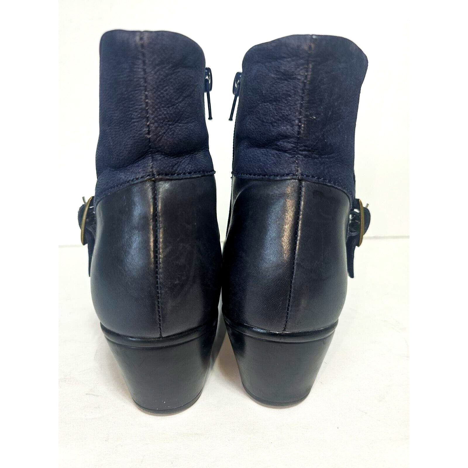 Clarks Clarks Boots Womens 9W Navy Blue Ankle Booties Block Heel Size US 9 / IT 39 - 4 Thumbnail