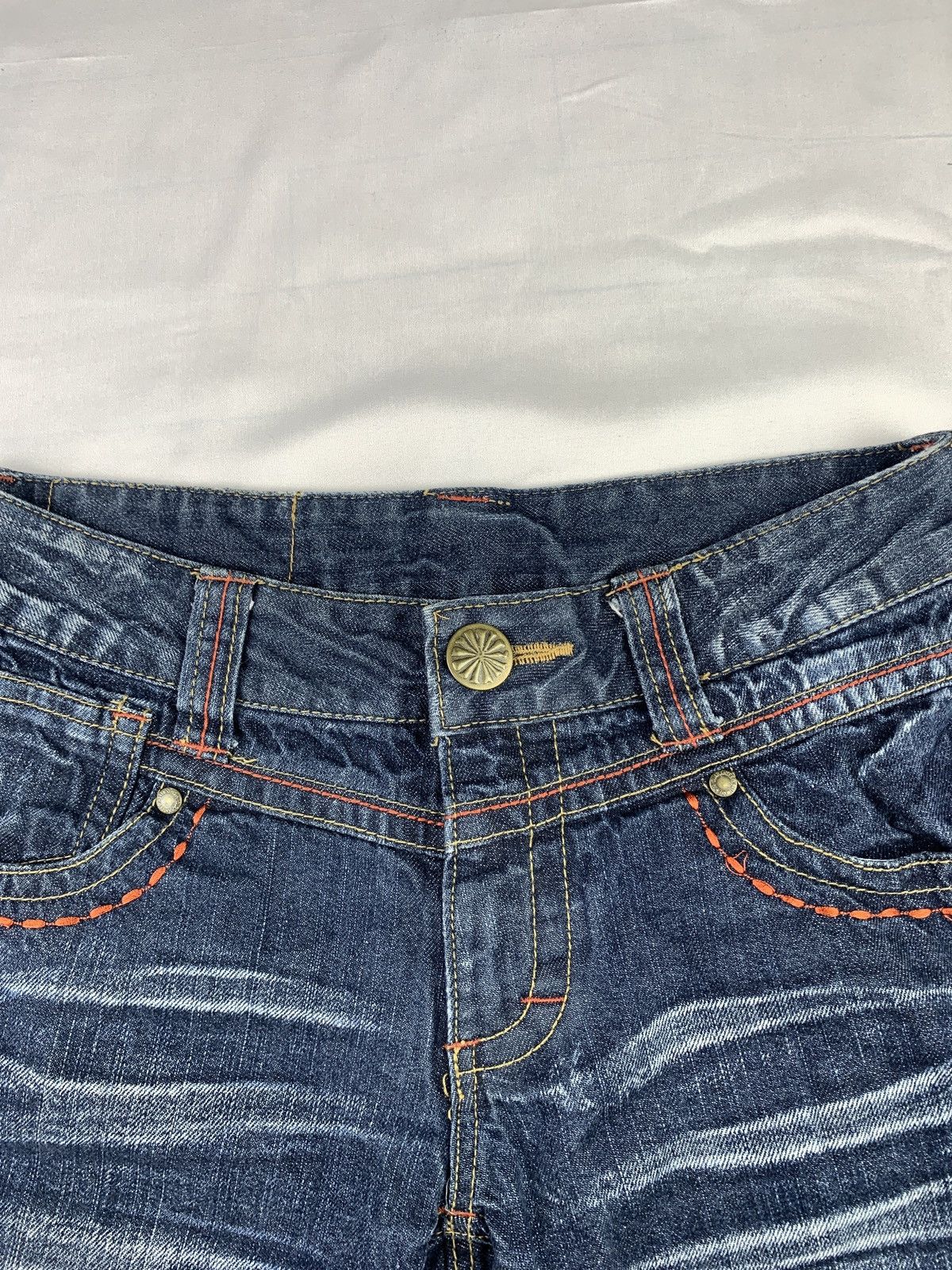 Japanese Brand y2k Dead Lock Japan Rose Tattoo Embroidered Jeans Shorts Size 30" / US 8 / IT 44 - 7 Thumbnail