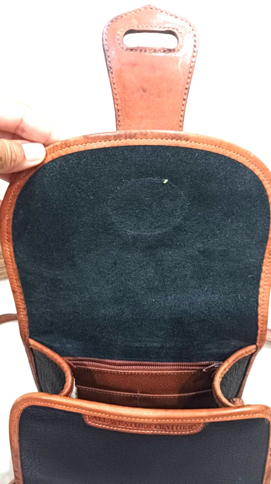 Vintage Dooney and Bourke: Essex crossbody