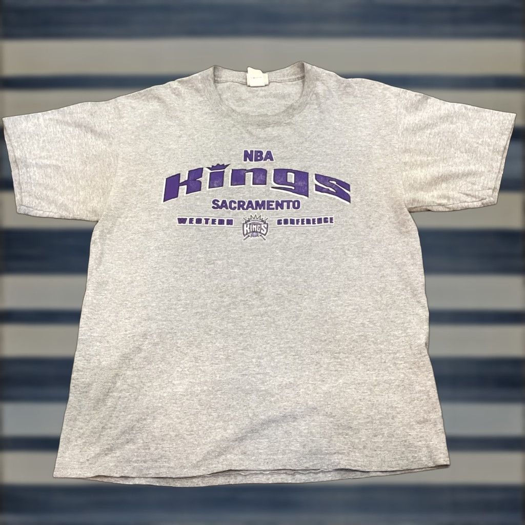 Lee VINTAGE Lee Sport Sacramento Kings Tee Shirt Adult L Gray Cotton Blend 90s Sports Mens Size US L / EU 52-54 / 3 - 1 Thumbnail