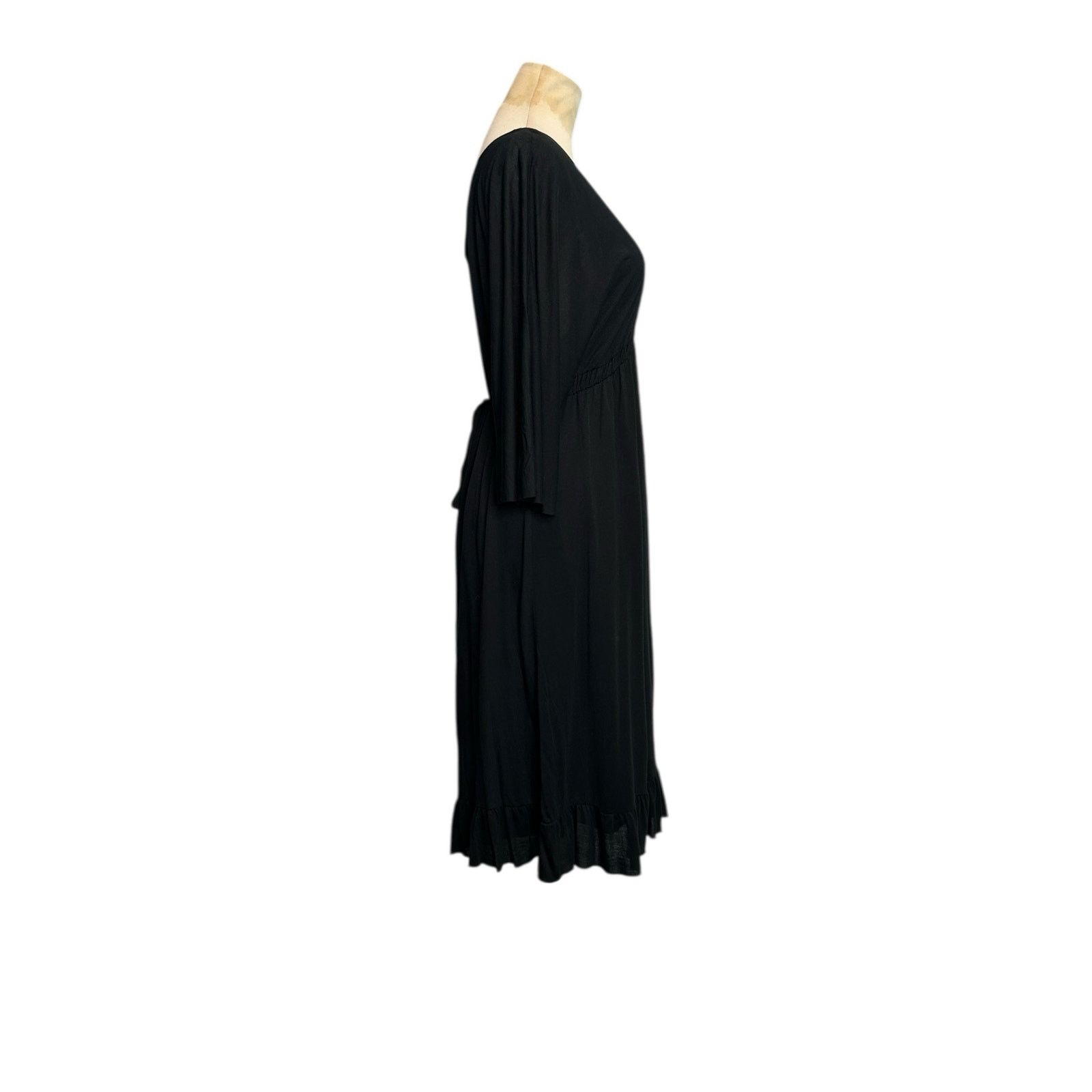 Velvet Velvet by Graham & Spencer Black Dress size Medium Size M / US 6-8 / IT 42-44 - 17 Thumbnail