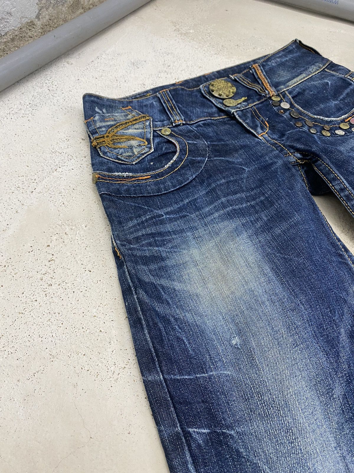 Japanese Brand × Le Grande Bleu (L.G.B.) × Tornado Mart Flare Red Pepper Denim Unique Embellished Pocket Mud Washed Size US 28 / EU 44 - 8 Thumbnail