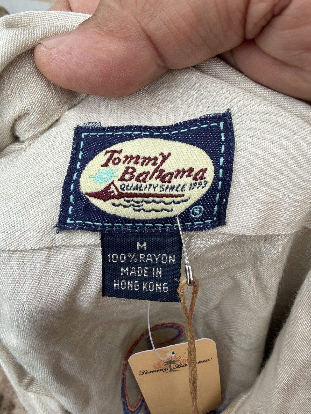 Tommy Bahama New Tommy Bahama Men's L Island Style Hawaiian Rayon Cream Size US M / EU 48-50 / 2 - 6 Thumbnail