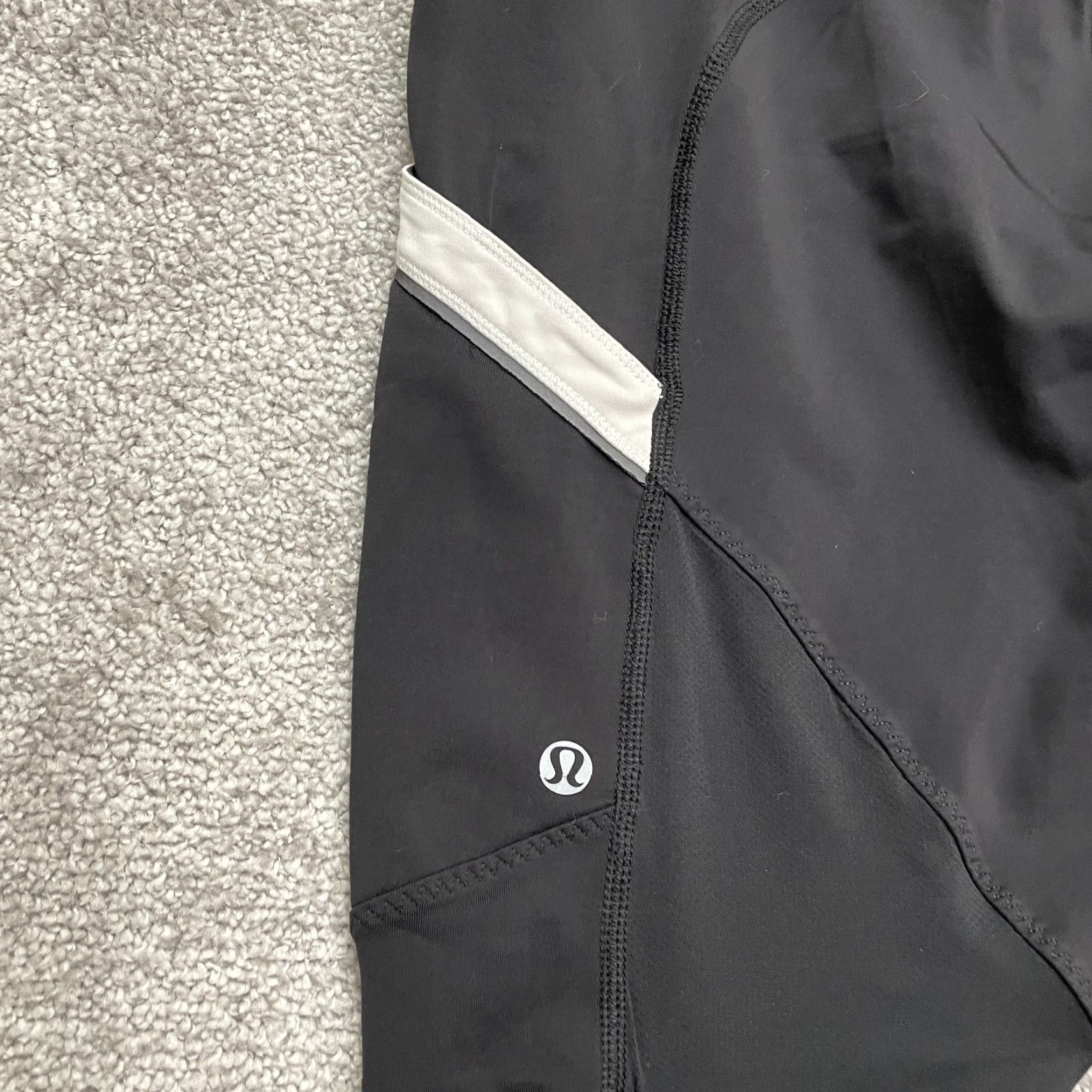 Lululemon Lululemon Run Mod Moves Crop Pants Womens 8 Black Zip Pocket Active Yoga 28x17 Womens Size 30" / US 8 / IT 44 - 3 Thumbnail