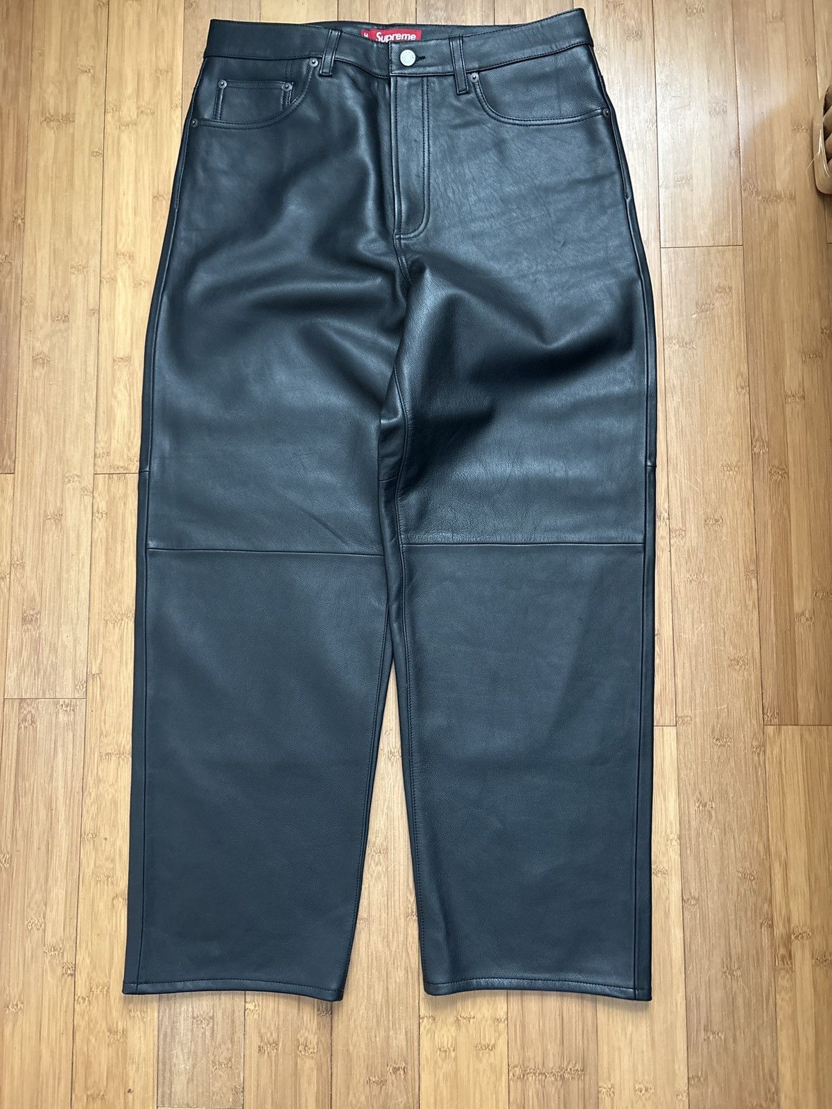 パンツ Supreme Leather Baggy 5Pocket Jean Black Supreme Leather Baggy 5-Pocket Jean (FW24) - $498