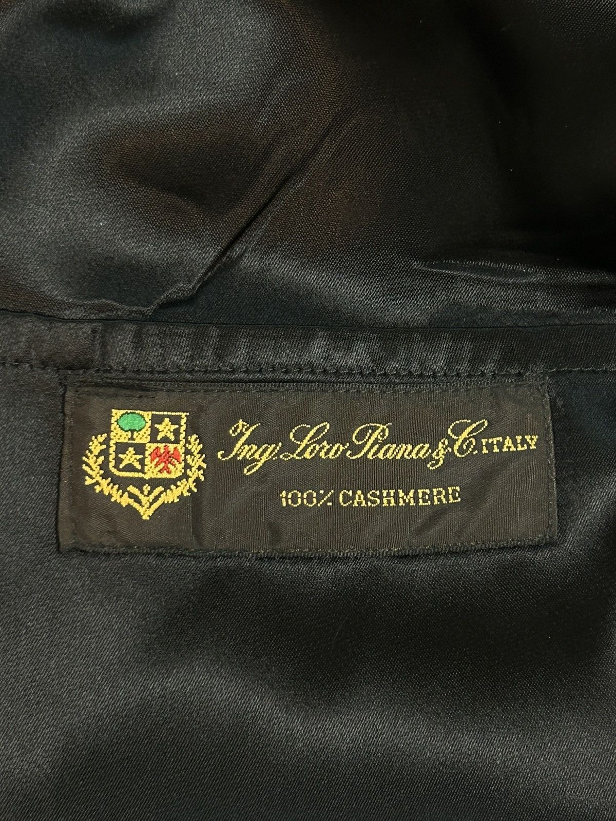 Loro Piana 100% cashmere double breasted, peak lapel trenchcoat Size US L / EU 52-54 / 3 - 5 Thumbnail