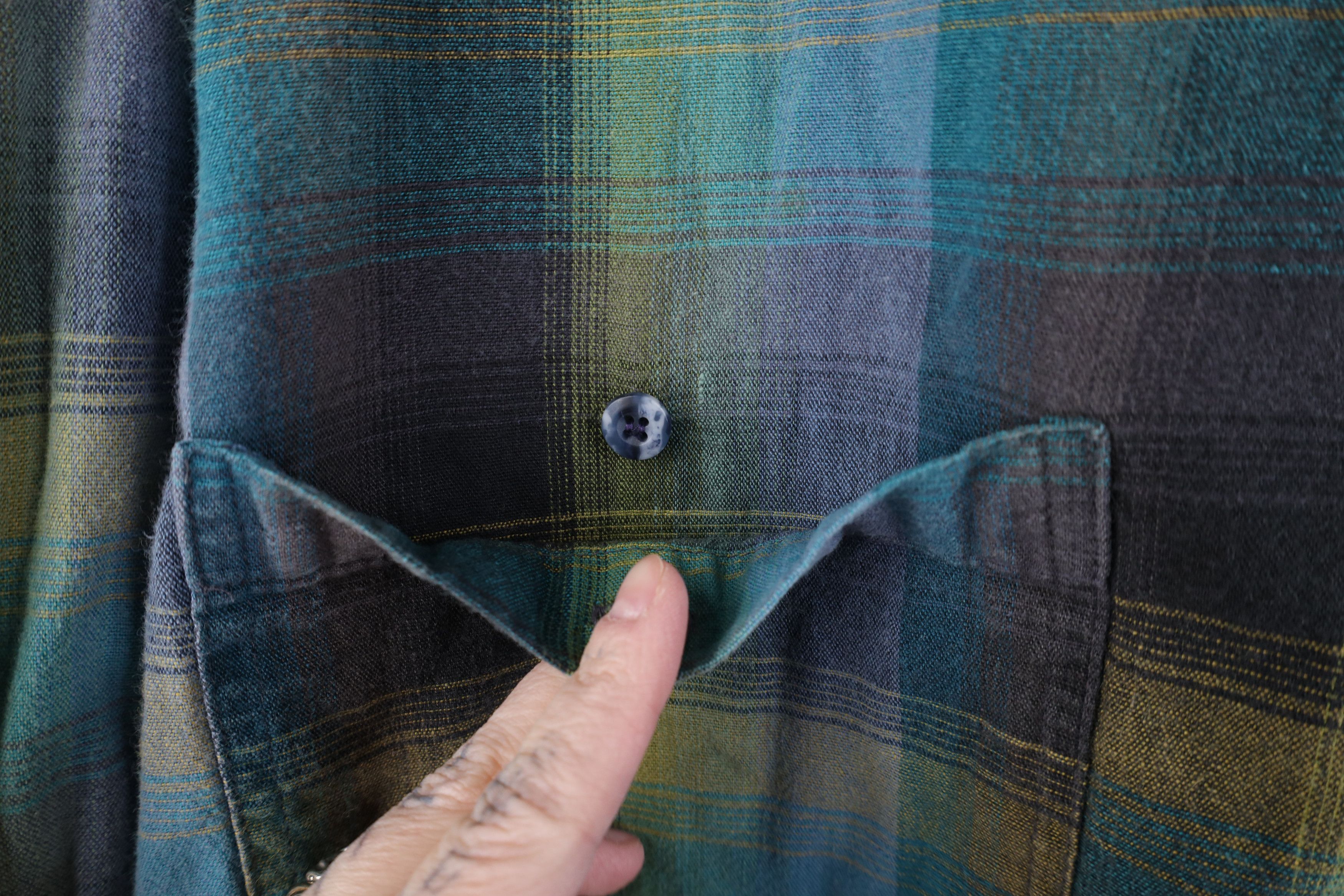 Vintage Vintage 90s IOU Flannel Madras Plaid Collared Button Shirt Size US L / EU 52-54 / 3 - 5 Thumbnail