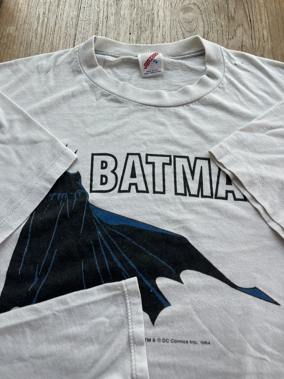 DC Comics × Vintage Vintage BATMAN DC Comics inc 1964’s (RP 80’s) Tshirt Size US XL / EU 56 / 4 - 6 Thumbnail