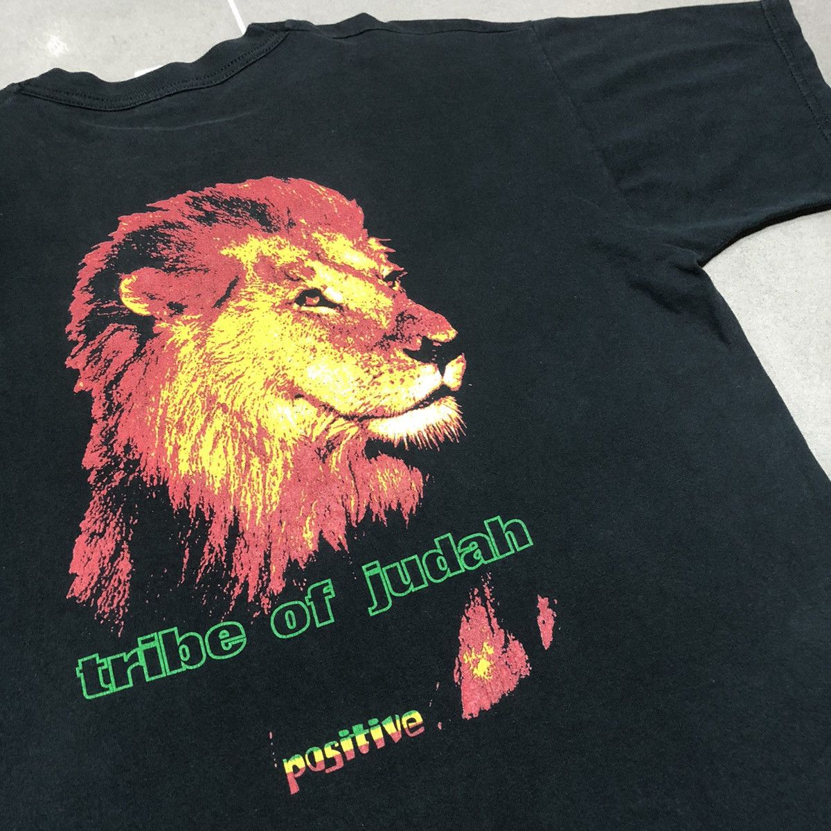 Vintage Vtg Tribe Of Judah Positive Rastafari Tahirt Size US XL / EU 56 / 4 - 1 Thumbnail
