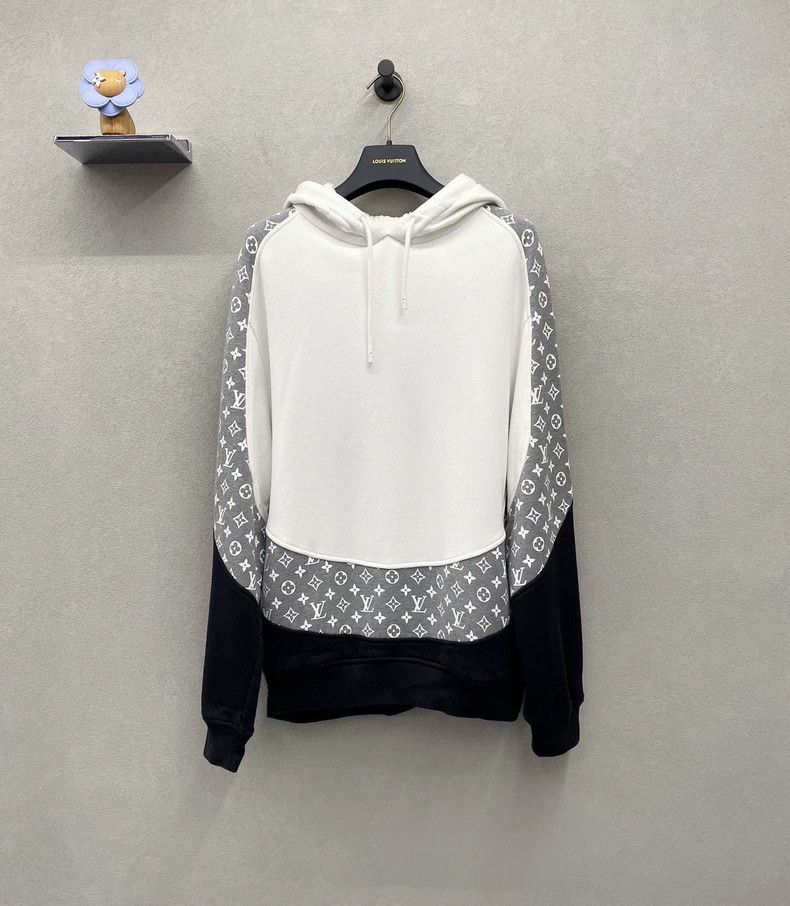Louis Vuitton Louis Vuitton Color-block logo printed hooded sweatshirt Size US L / EU 52-54 / 3 - 1 Thumbnail
