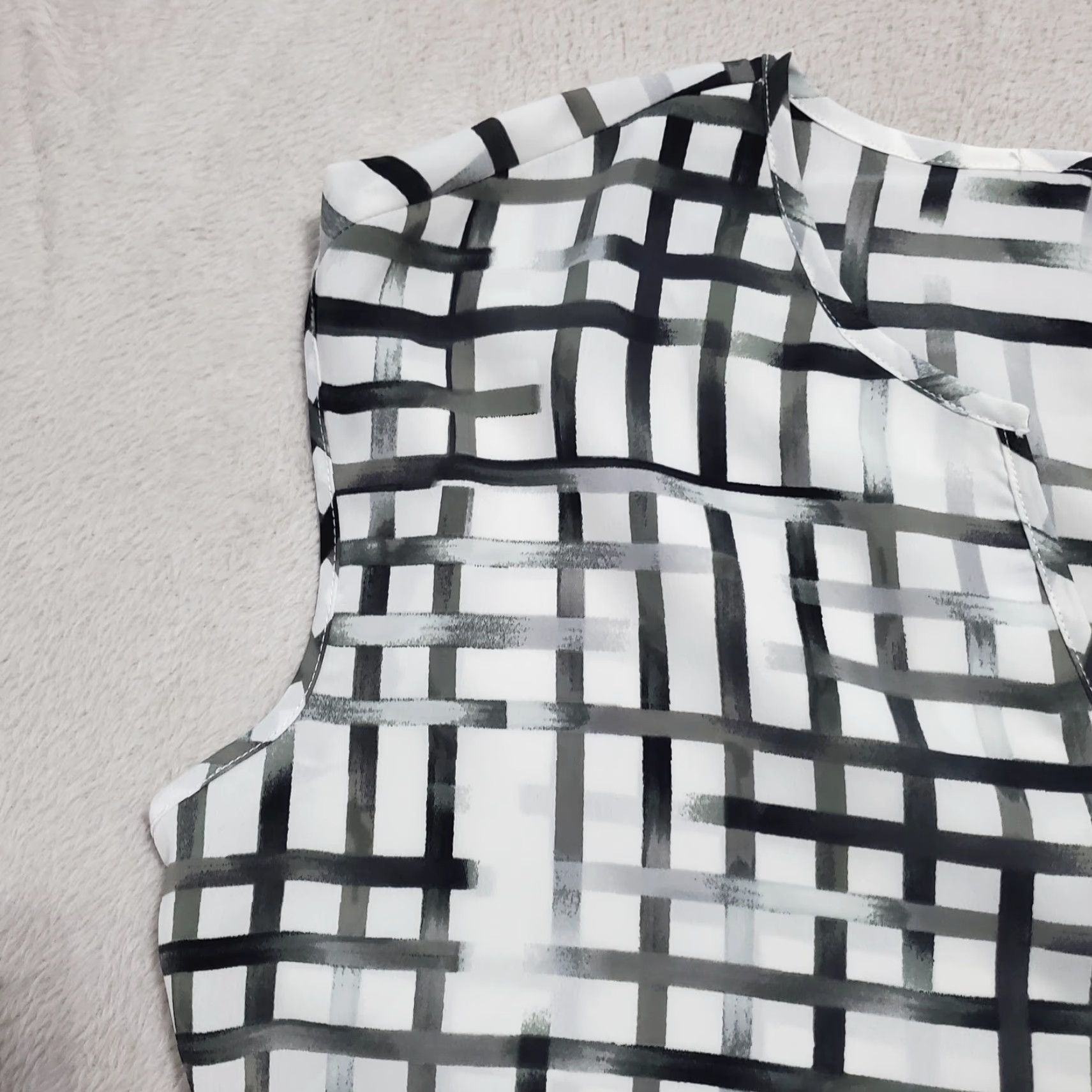 Vintage SIONI Blouse Women L Black White Geo Print Short Sleeve V-Neck Button Lightwight Casual Size L / US 10 / IT 46 - 5 Thumbnail
