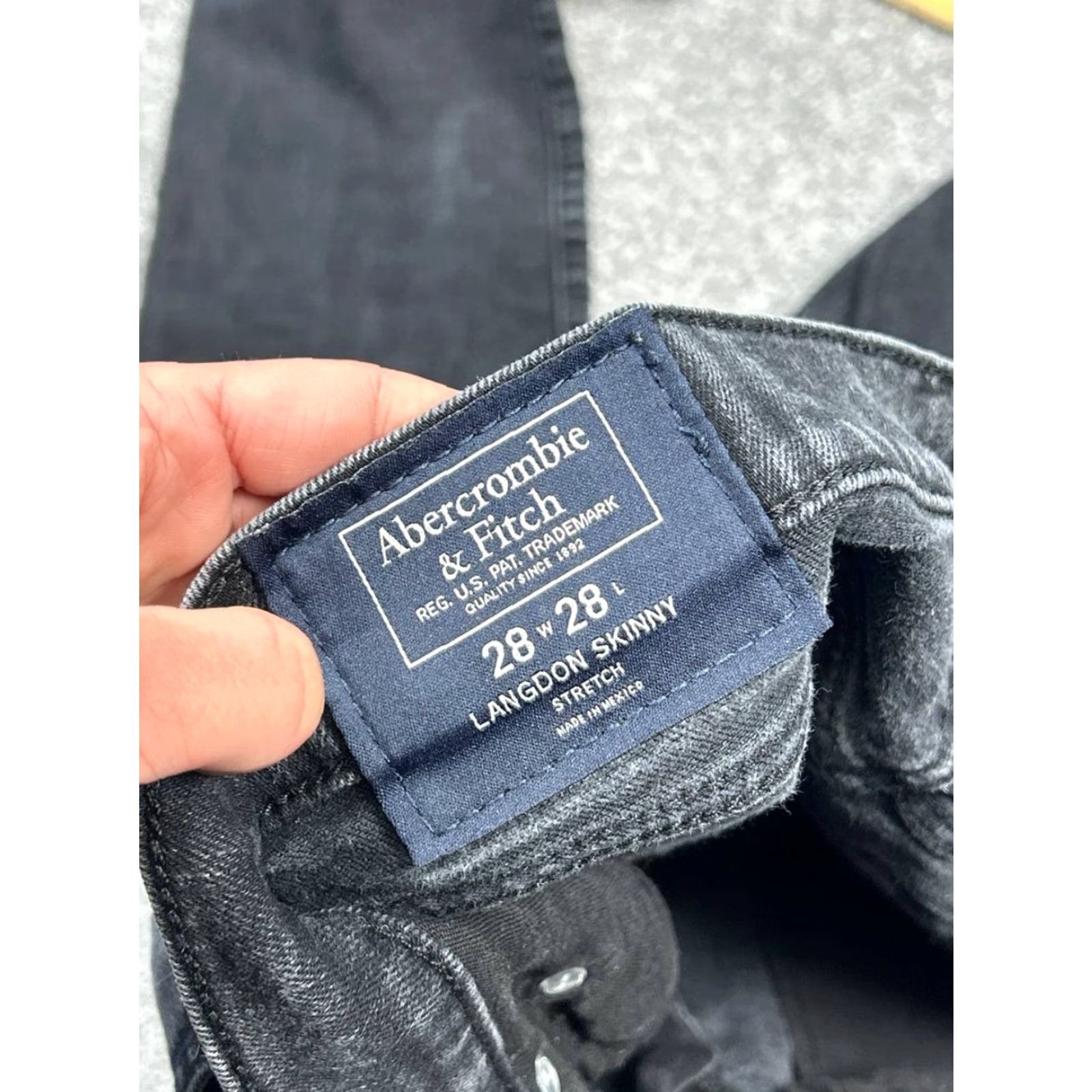 Abercrombie & Fitch Abercrombie & Fitch Langdon Skinny Stretch Jeans Mens 28 Black Low Rise 28x27 Jeans Mens Black Skinny 28 27 Vintage No Pattern Solid 5-Pocket Denim Size US 28 / EU 44 - 7 Thumbnail