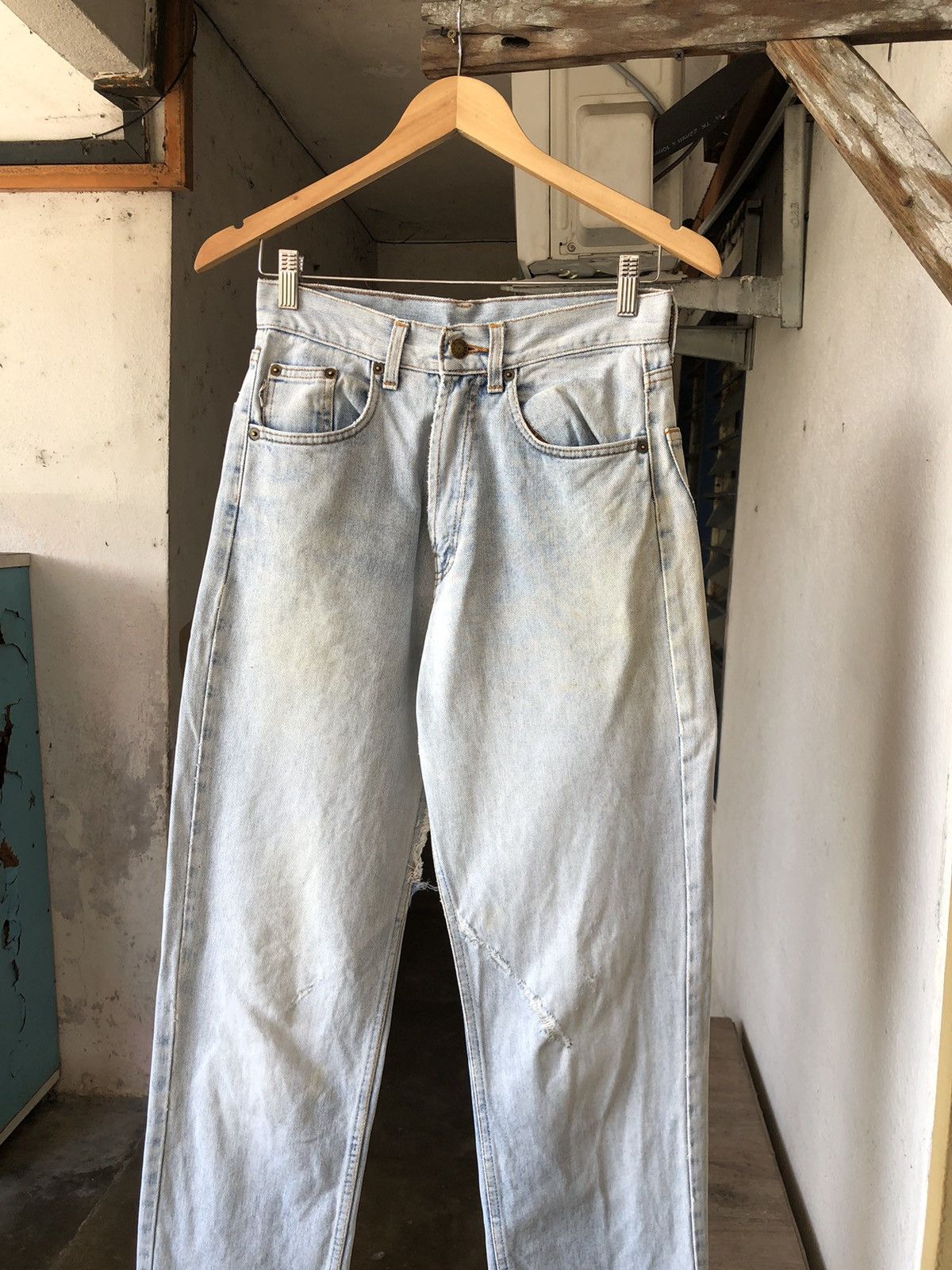 Burberry Vintage Burberry Distressed Denim Jeans Size 28" / US 6 / IT 42 - 3 Thumbnail