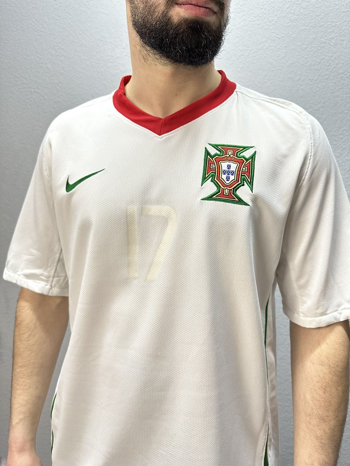 Vintage Portugal Away Tee Euro 2008 Quaresma #17 Socer Jersey Size US L / EU 52-54 / 3 - 2 Thumbnail