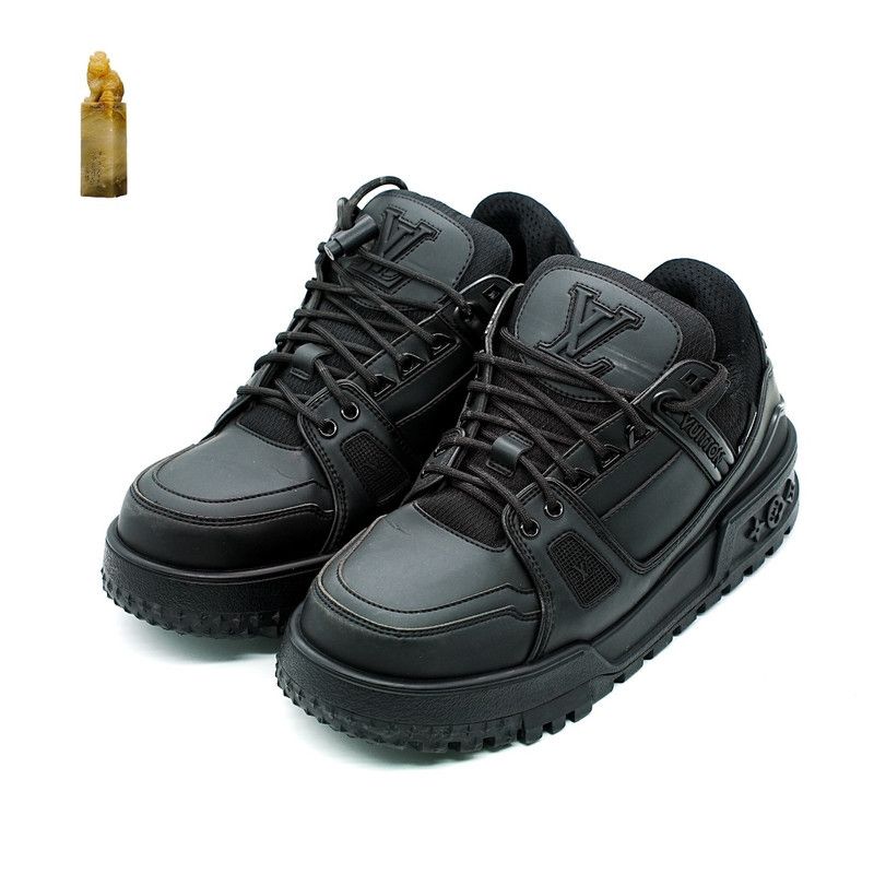 Louis Vuitton Trainer Sneakers for Men and Women 0079