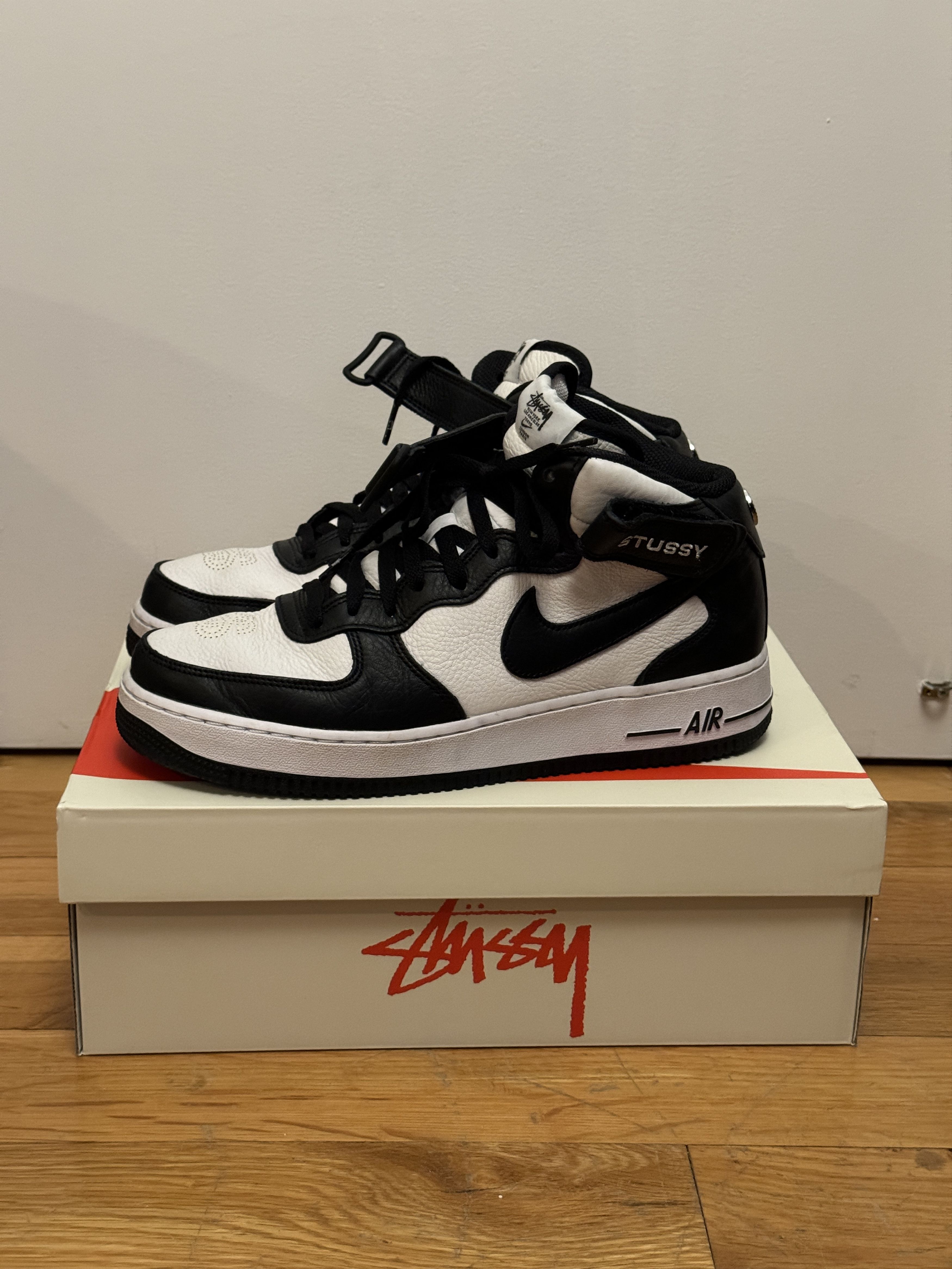 Nike × Stussy Air Force 1 Mid Size US 9 / EU 42 - 3 Thumbnail