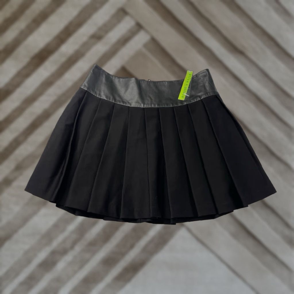 Alice + Olivia NWT Alice Olivia Skirt Womens 4 Black Lamb Leather Pleated Zip Mini 90s Gothic Biker Punk Rock Party/Cocktail Size 27" / US 4 / IT 40 - 1 Thumbnail