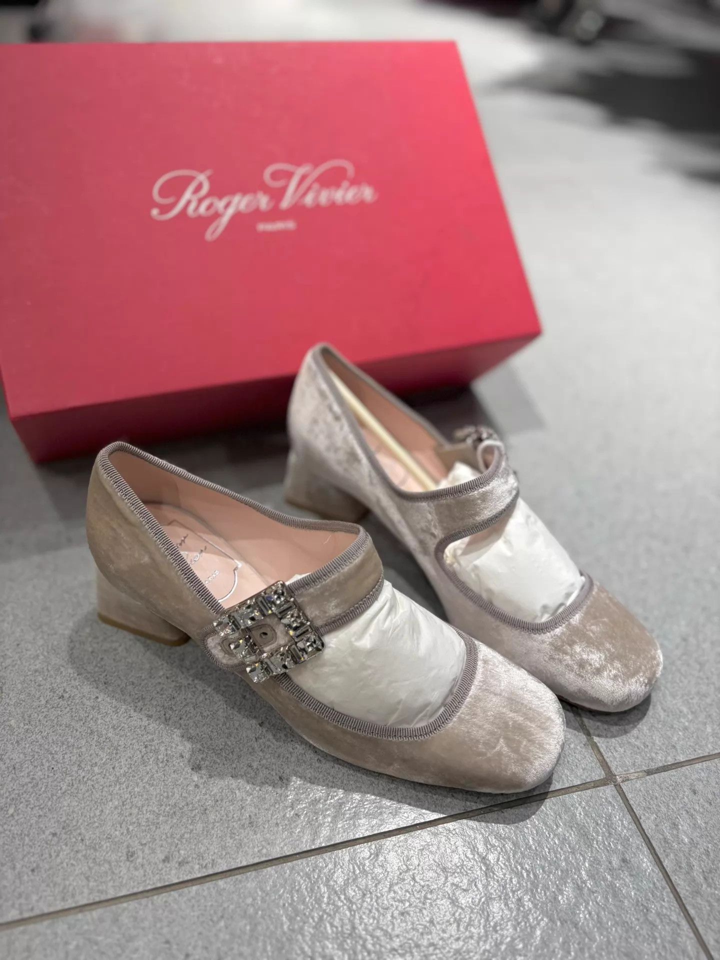 Roger Vivier RV Gray Velvet Crystal Buckle Thick Heel Mary Jane New 37.5 Size US 7 / IT 37 - 1 Thumbnail