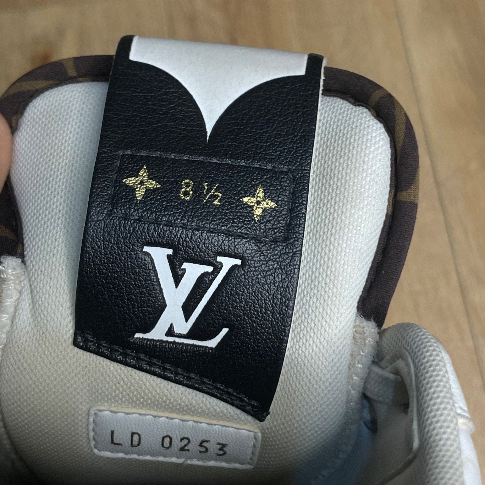 Louis Vuitton Louis Vuitton Charlie Sneakers Leather LV Shoes MEN WHITE Size US 9.5 / EU 42-43 - 8 Thumbnail