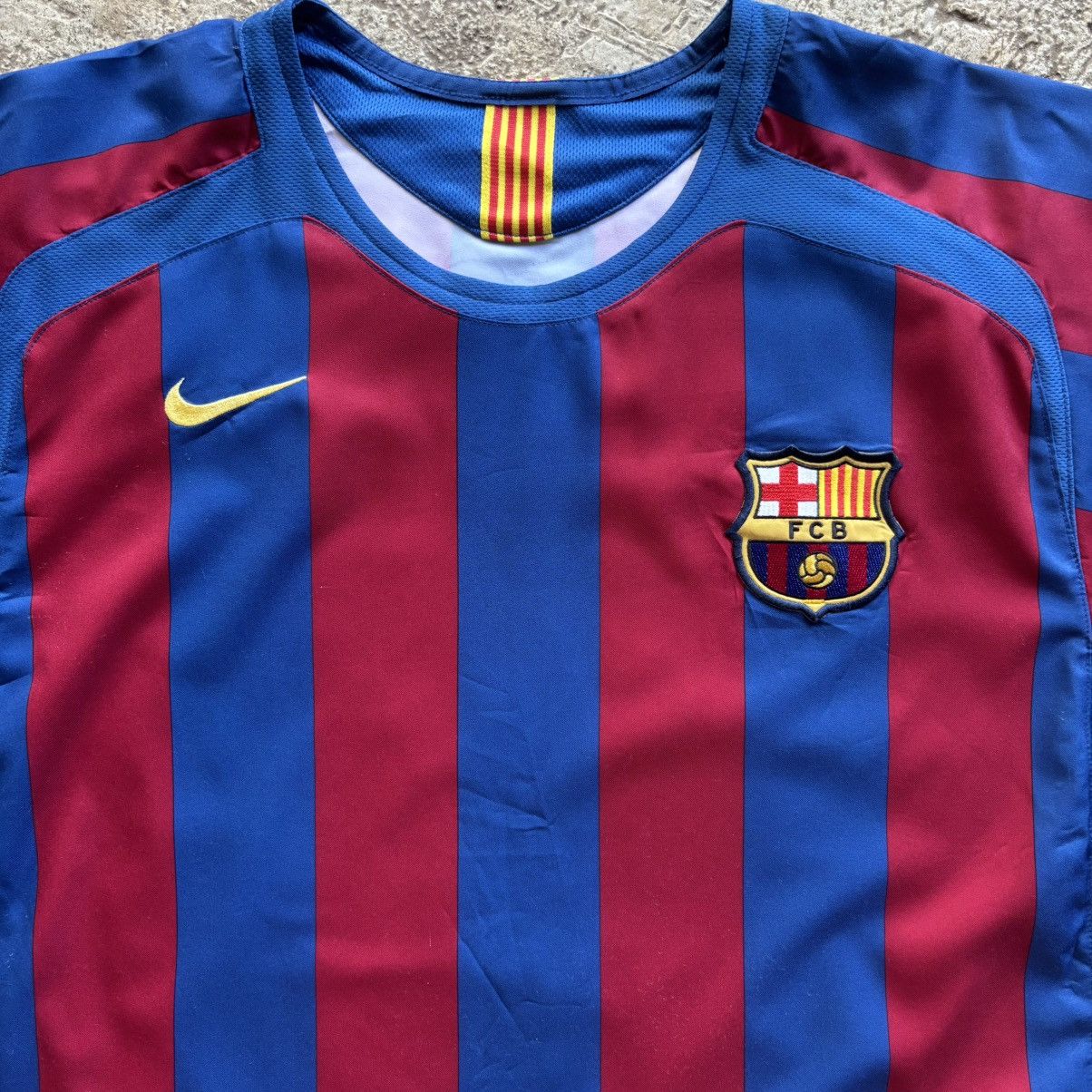 Nike 2005-06 FC Barcelona Home Shirt Ronaldinho #10 🪄🧙🇧🇷 Size US XL / EU 56 / 4 - 4 Thumbnail