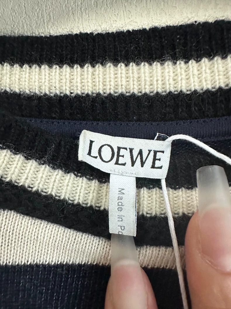 Loewe LOEWE woollen sweater Size M / US 6-8 / IT 42-44 - 3 Thumbnail