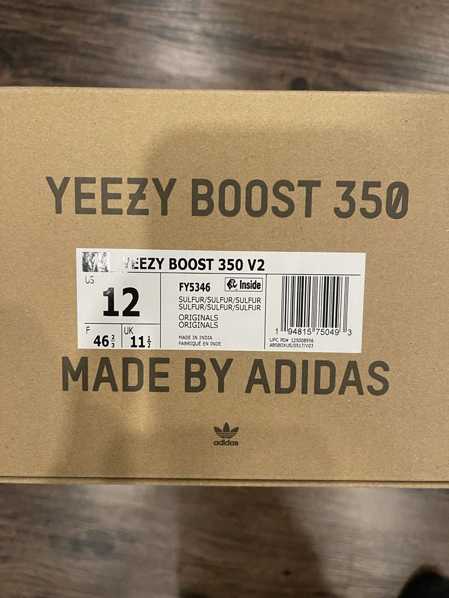 Yeezy Yeezy 350 V2 Sulfur size 12 Size US 12 / EU 45 - 5 Thumbnail