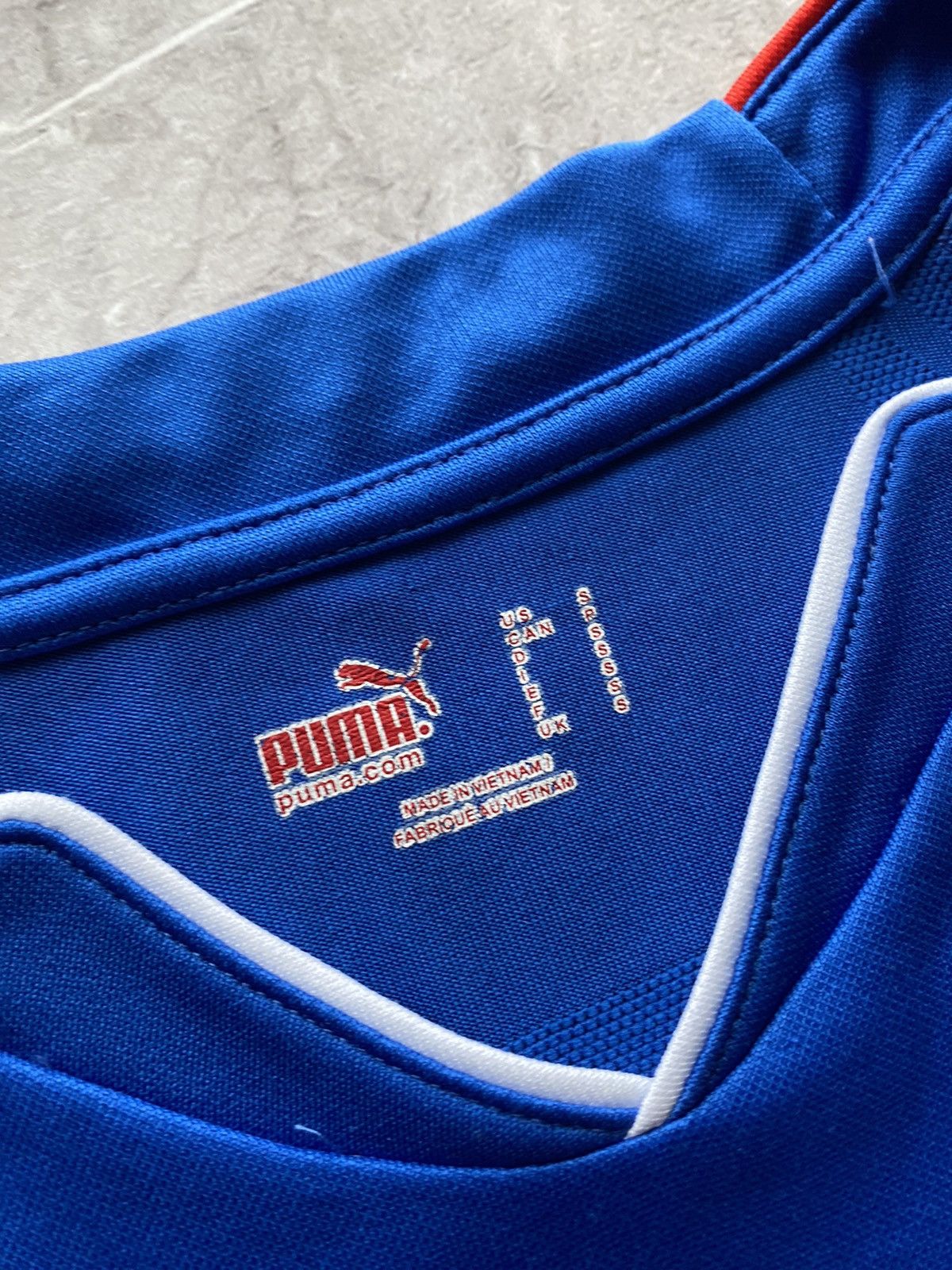 Puma Vintage Puma 2010/12 Italy National Team Home Soccer Jersey Size US S / EU 44-46 / 1 - 6 Thumbnail