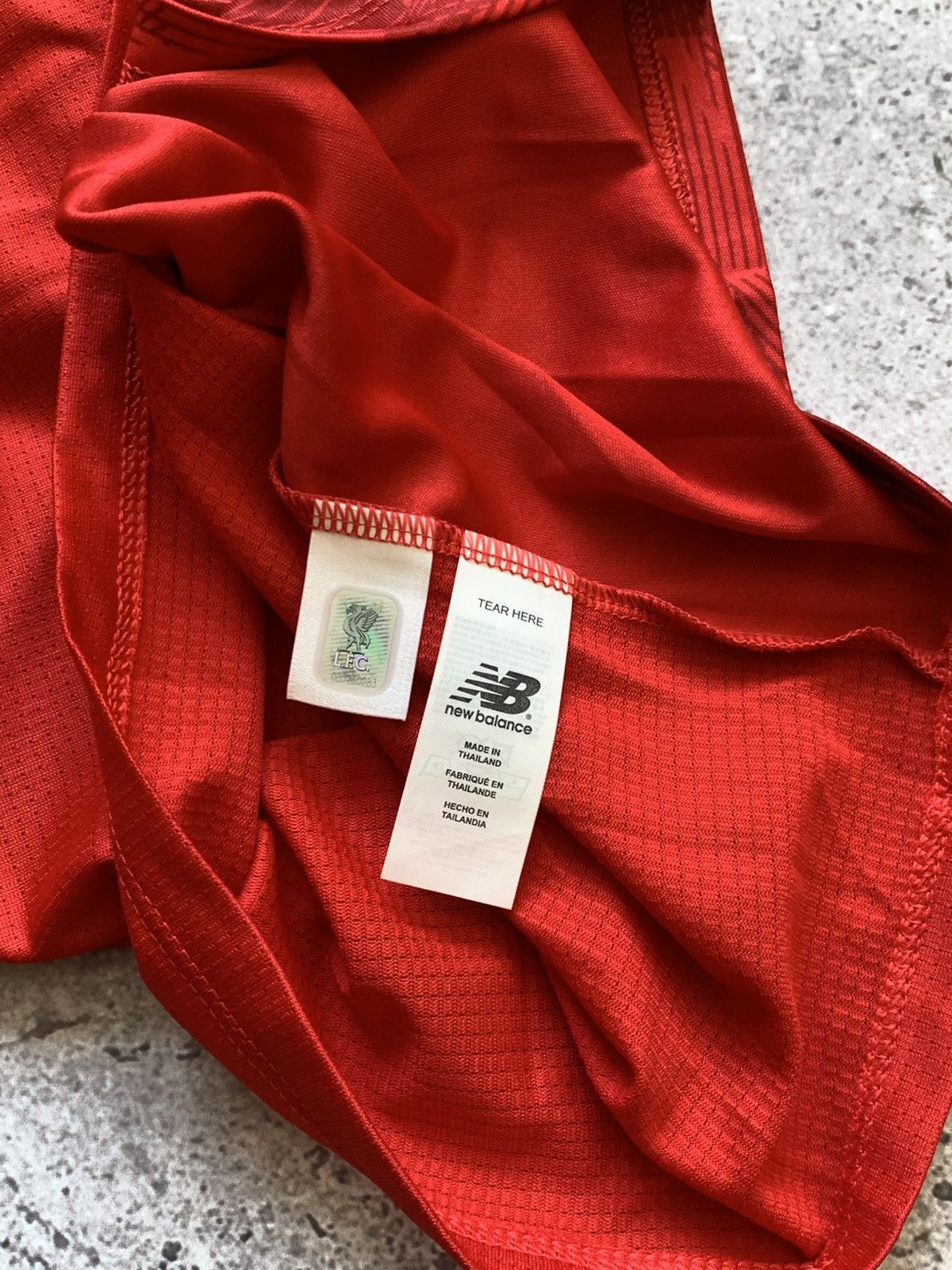 New Balance 🔥NEW BALANCE LIVERPOOL TRAINING SOCCER FOOTBALL JERSEY Size US M / EU 48-50 / 2 - 9 Thumbnail