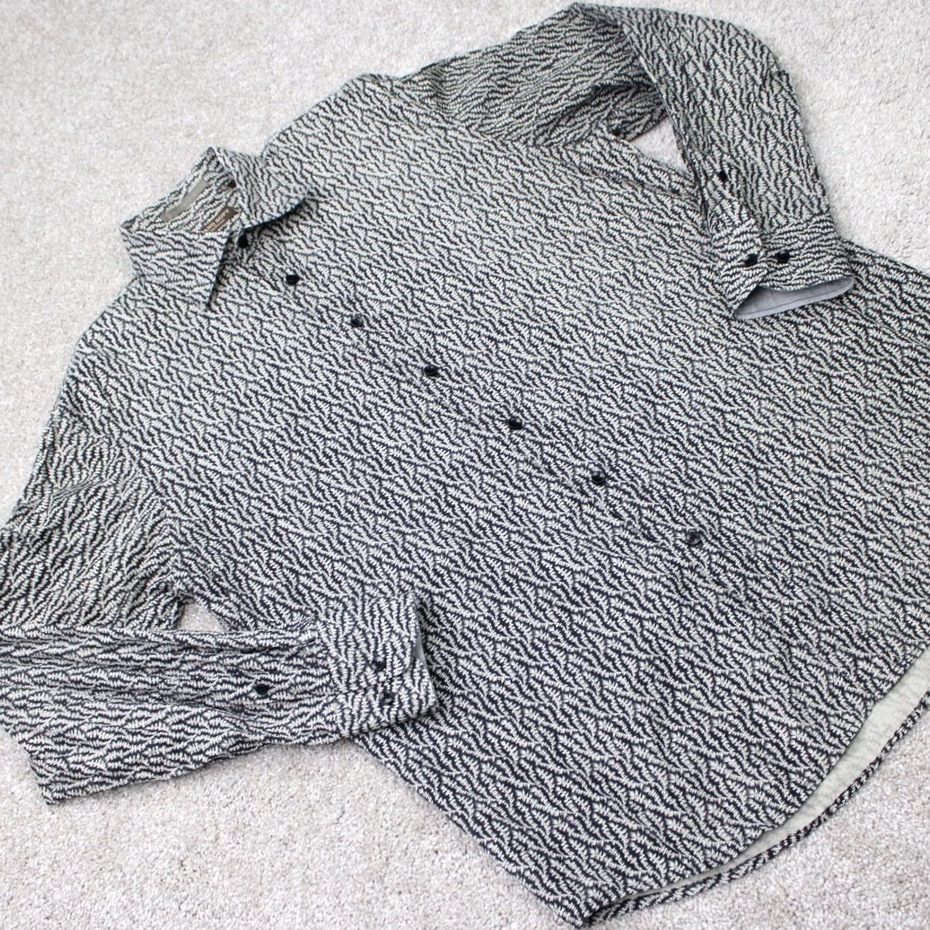Tommy Bahama Tommy Bahama Island Soft Shirt Men Large Black/White Geometric Cotton L/S Button Down Shirt Tigers Beach Classic Sportsman Mens L Shirt Size US L / EU 52-54 / 3 - 7 Thumbnail