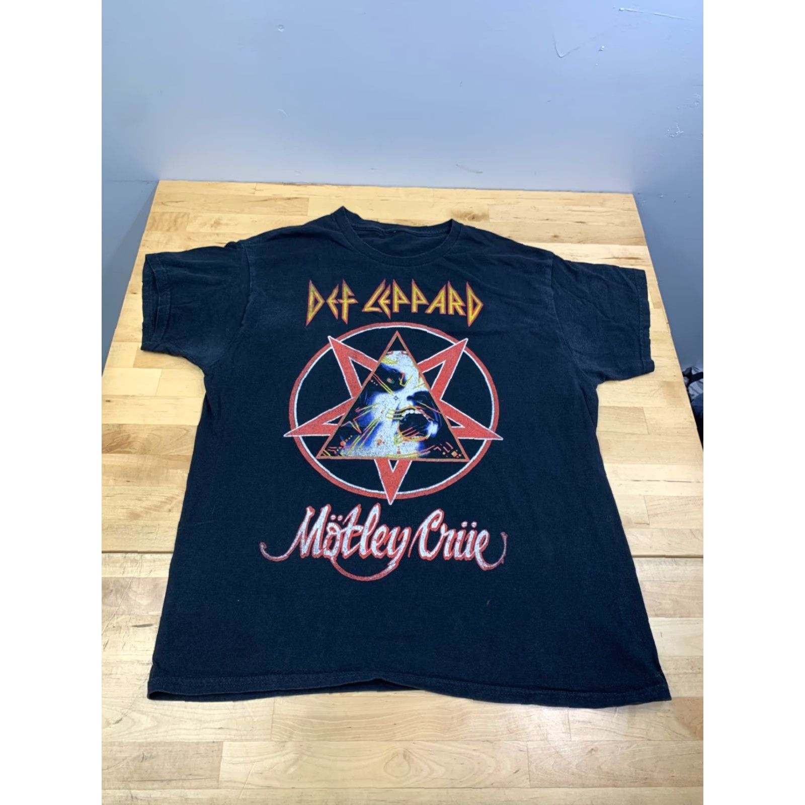 Vintage Stadium Tour Shirt Def Leppard Motley Crue Poison Joan Jett 2022 Mens M Black Cotton T-Shirt Rock Band Size US M / EU 48-50 / 2 - 3 Thumbnail