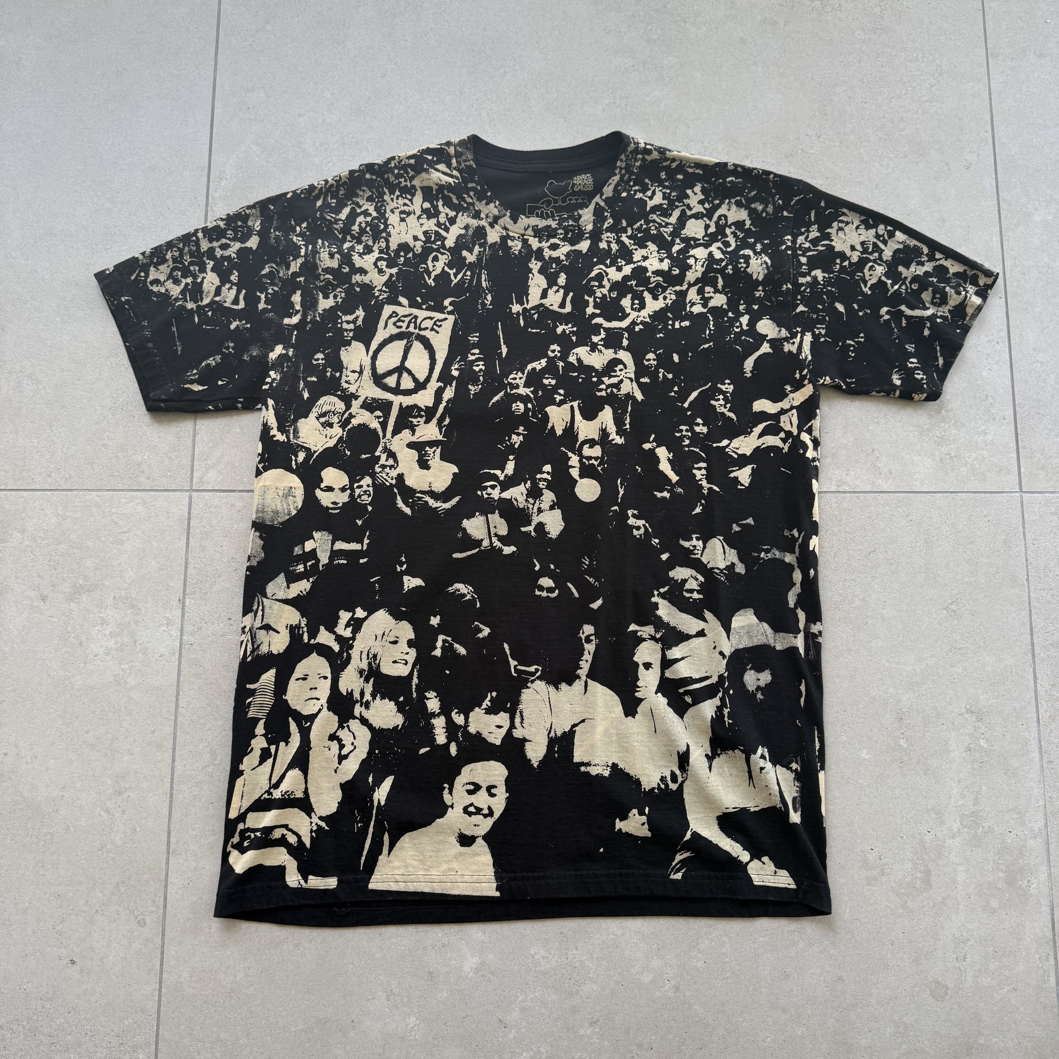 Band Tees 2009 Woodstock AOP Shirt Size US L / EU 52-54 / 3 - 1 Thumbnail
