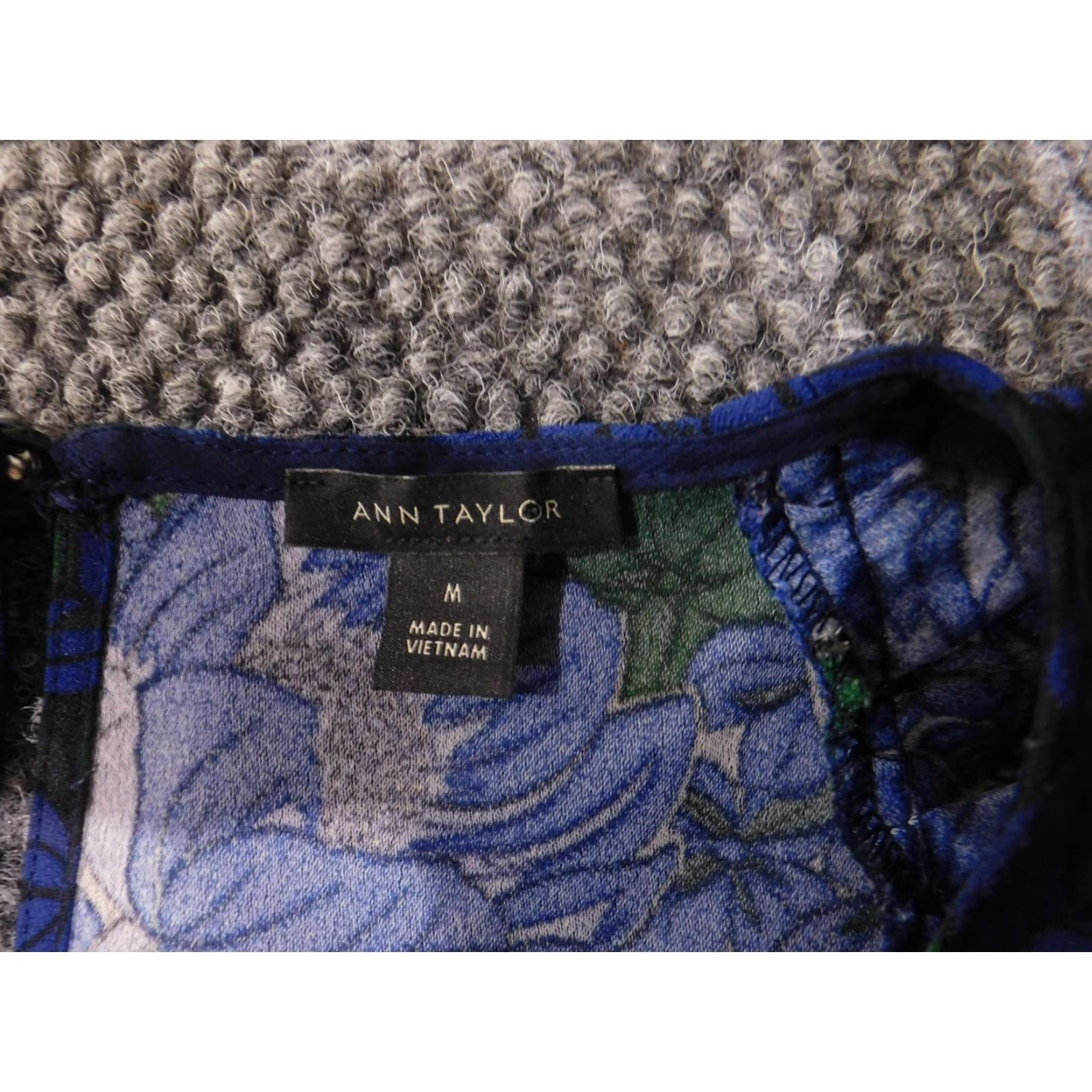 Ann Taylor VINTAGE Ann Taylor top Womens M Blue Floral Shift Short Sleeve Back Zip Size M / US 6-8 / IT 42-44 - 4 Thumbnail