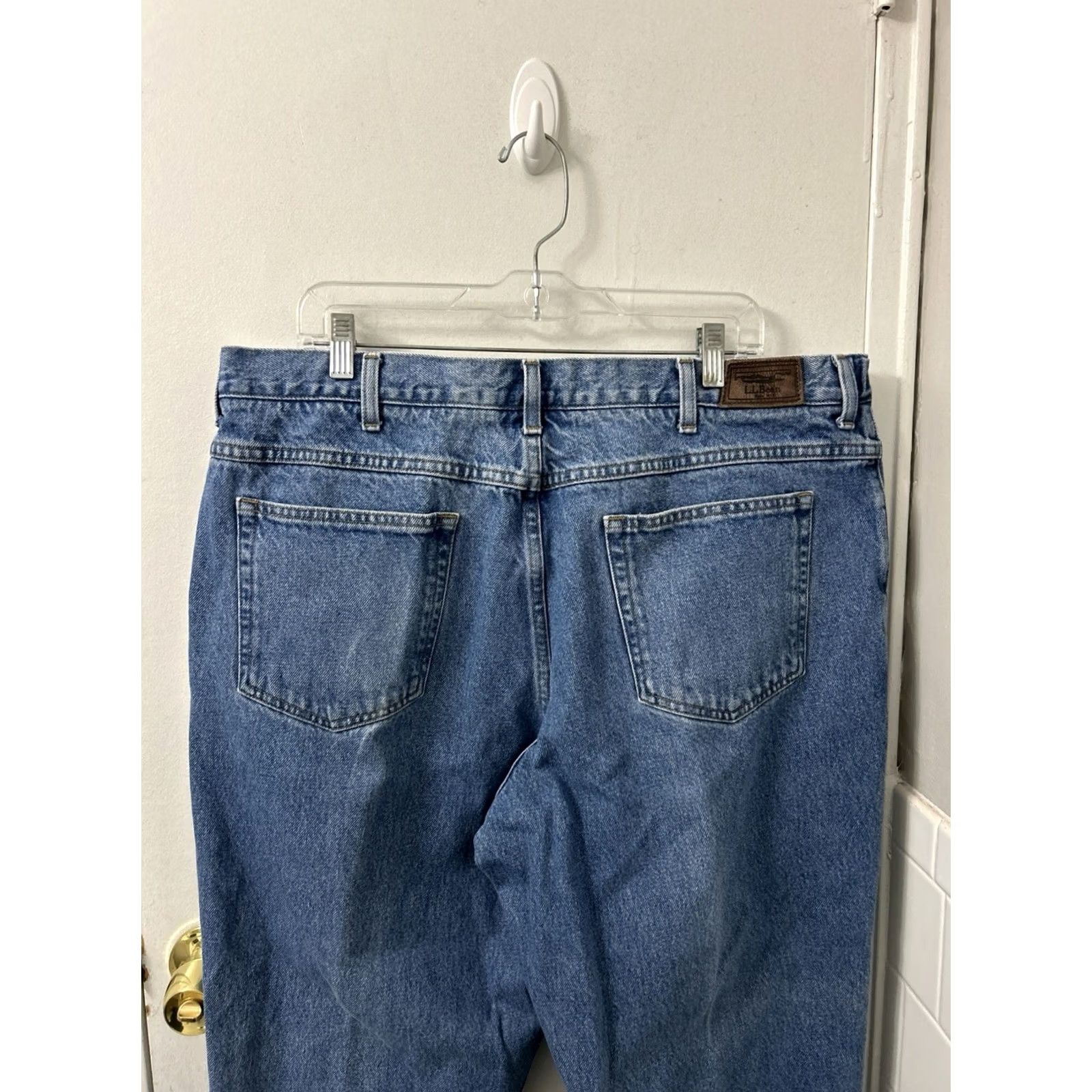 Vintage LL Bean Jeans Mens Size 40x29 Blue Straight Leg Comfort Waist 250265 Denim 5-Pocket Regular Fit Shirt Pants Clothes Size US 40 / EU 56 - 7 Thumbnail