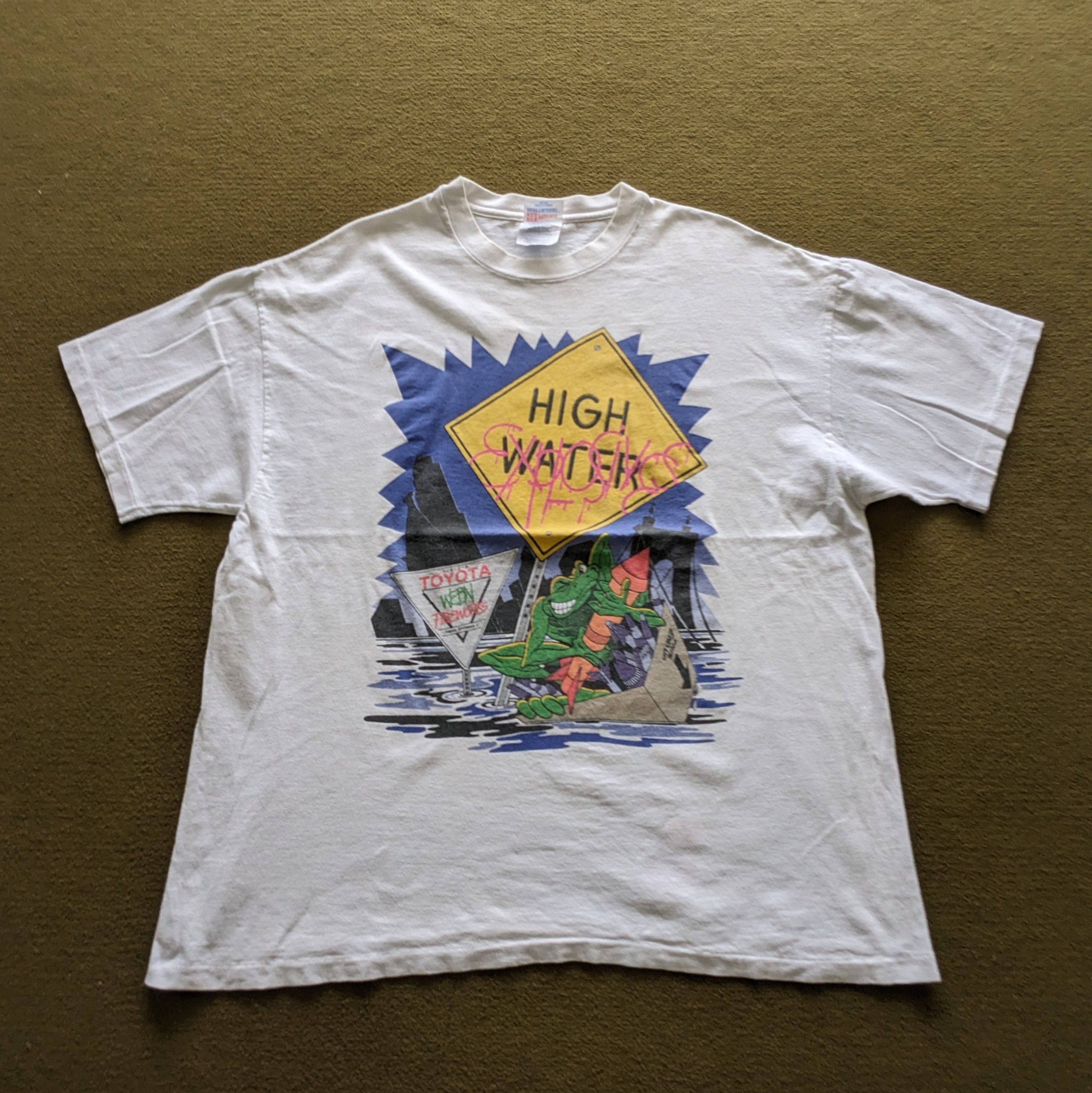 Vintage Vintage 90's TOYOTA High Water T-shirt Size US L / EU 52-54 / 3 - 1 Thumbnail