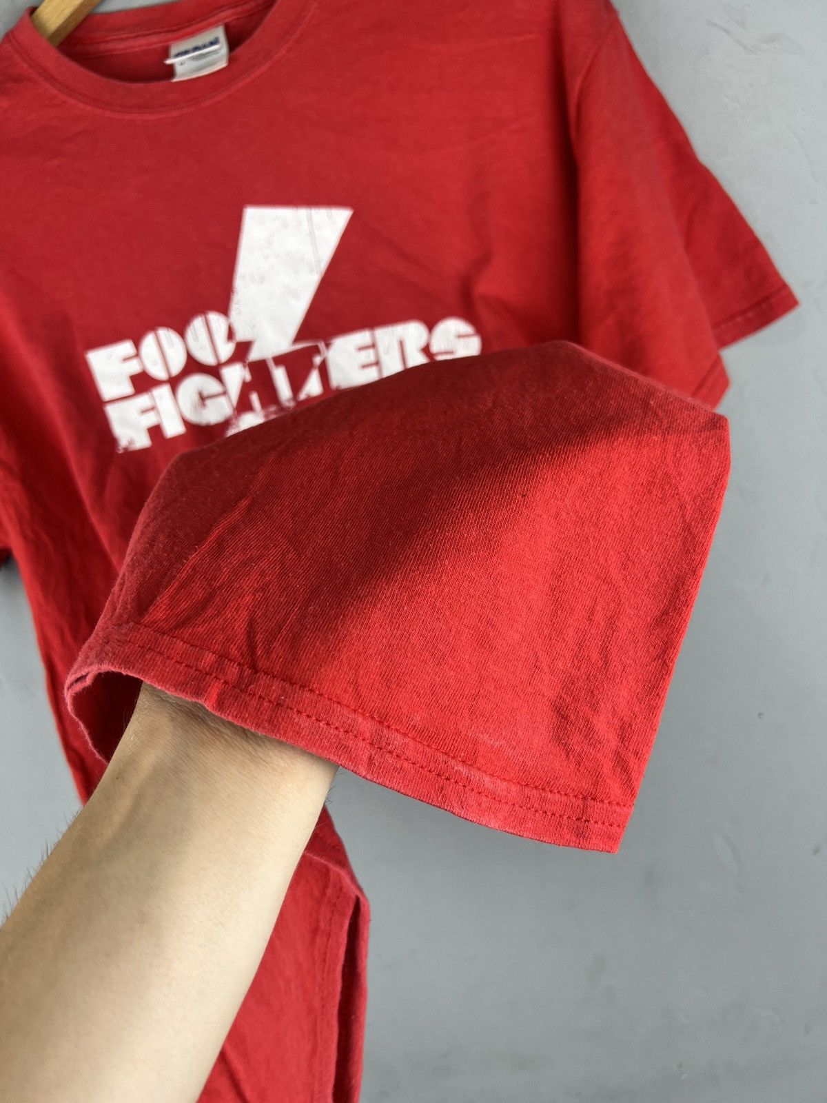 Band Tees × Vintage Vintage 00s Foo Fighters Red band big logo tshirt Size US M / EU 48-50 / 2 - 7 Thumbnail