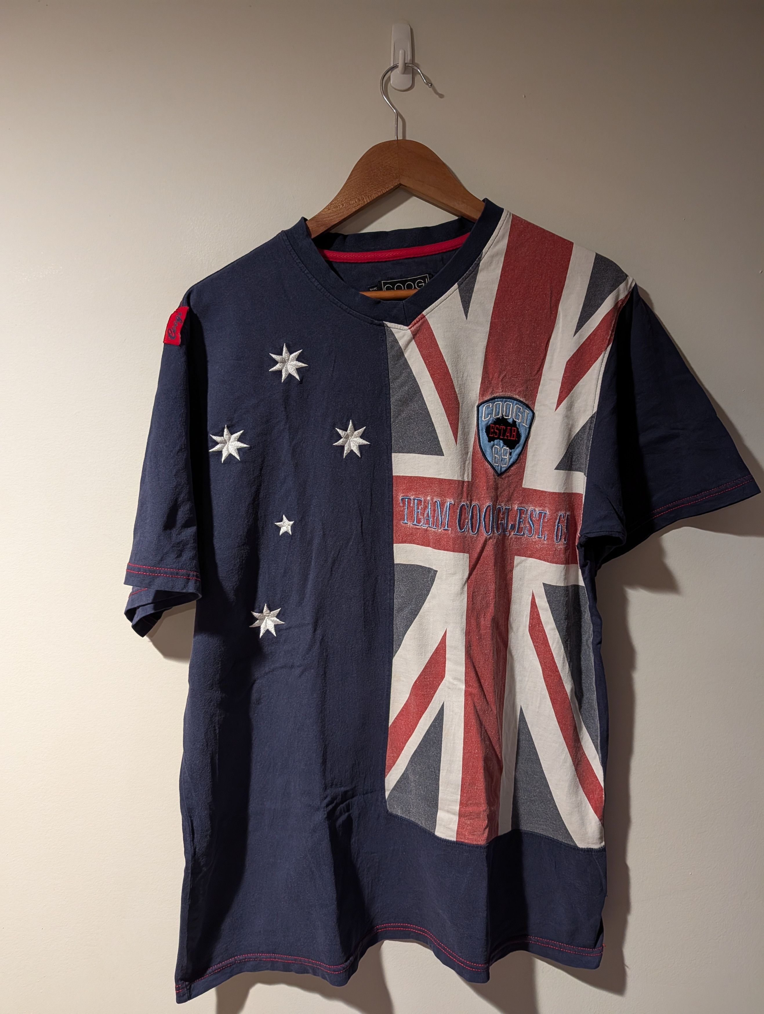 Vintage Y2K Coogi England British Flag Grunge Emo T-Shirt