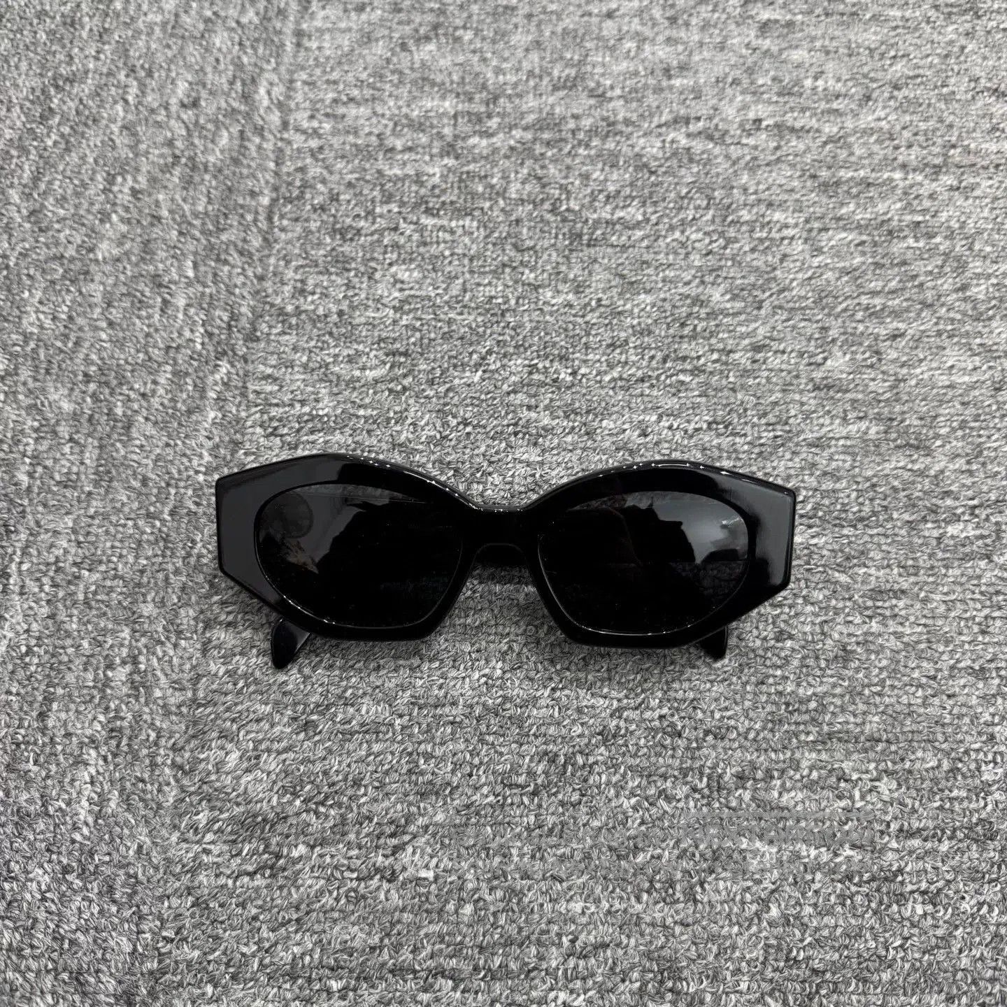 Celine Celine Sunglasses. Size ONE SIZE - 2 Thumbnail