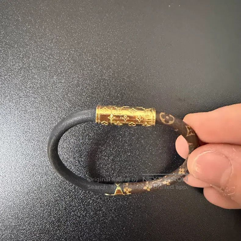 Louis Vuitton Louis Vuitton Monogrammed Double-Tone Bracelet i Size ONE SIZE - 3 Thumbnail