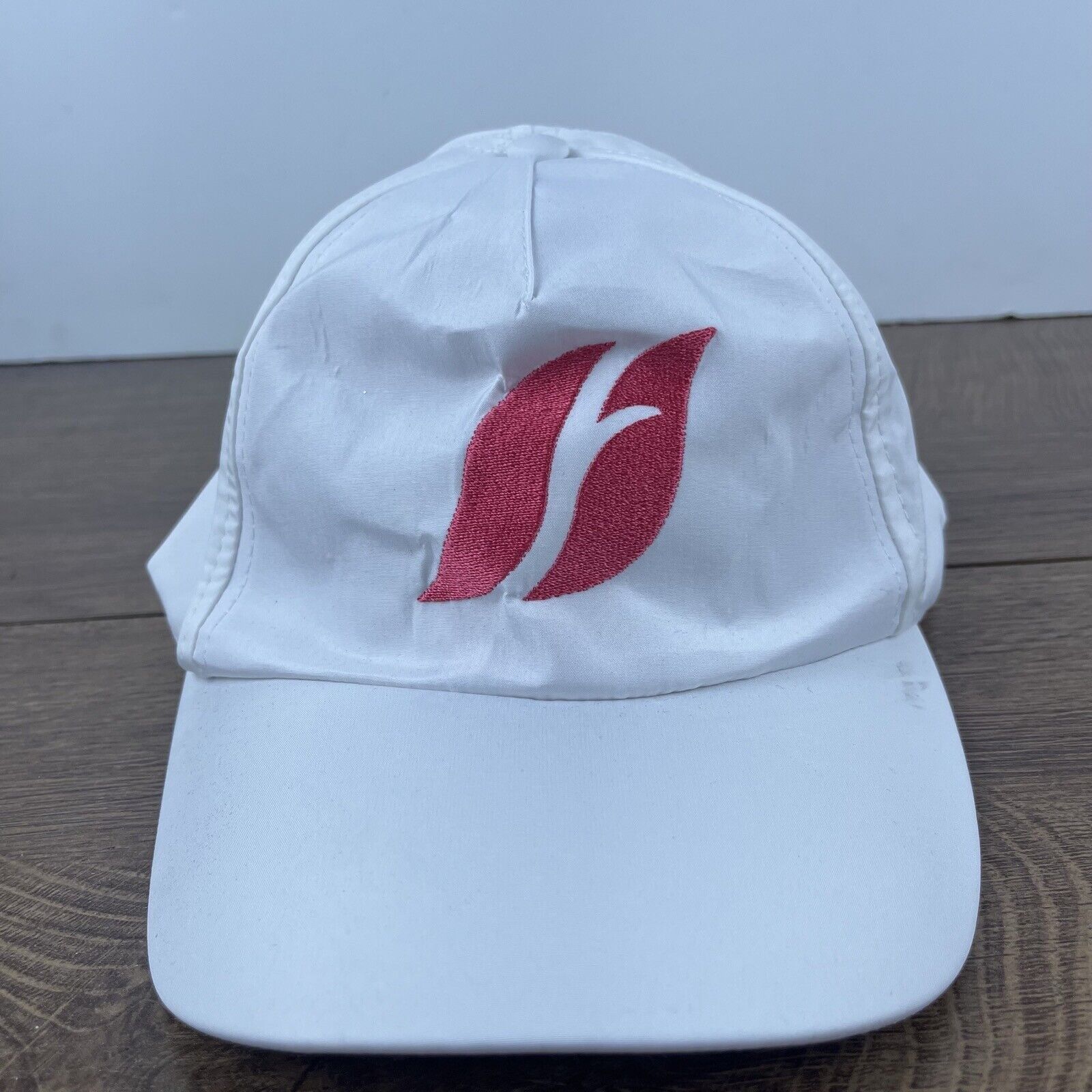 Other Farmasi Hat Farmasi Adjustable Hat White Adjustable Hat Whit Size ONE SIZE - 4 Thumbnail