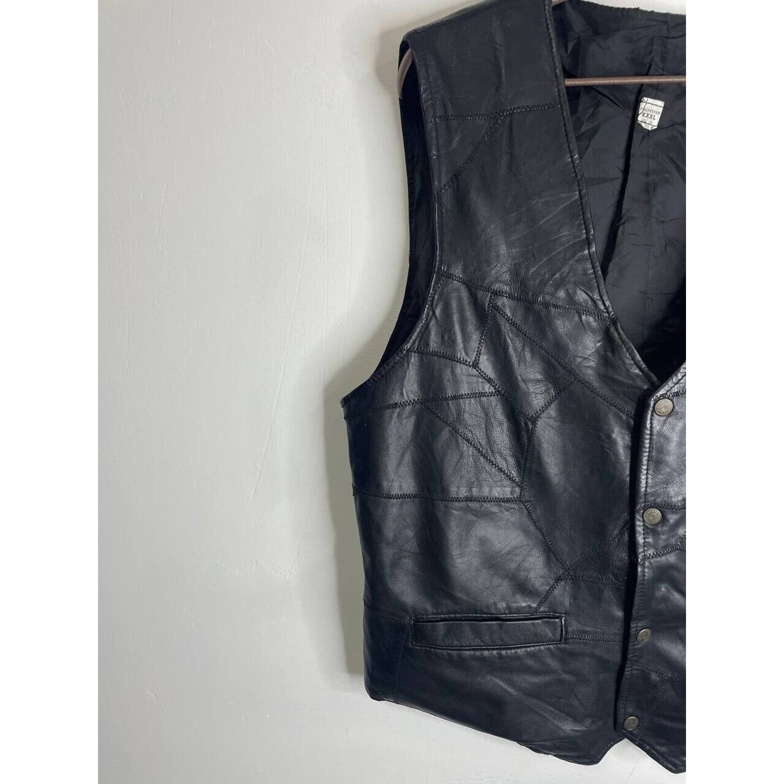 Vintage Vintage Black Leather Patchwork Biker Vest Utility Pockets Size US L / EU 52-54 / 3 - 3 Thumbnail