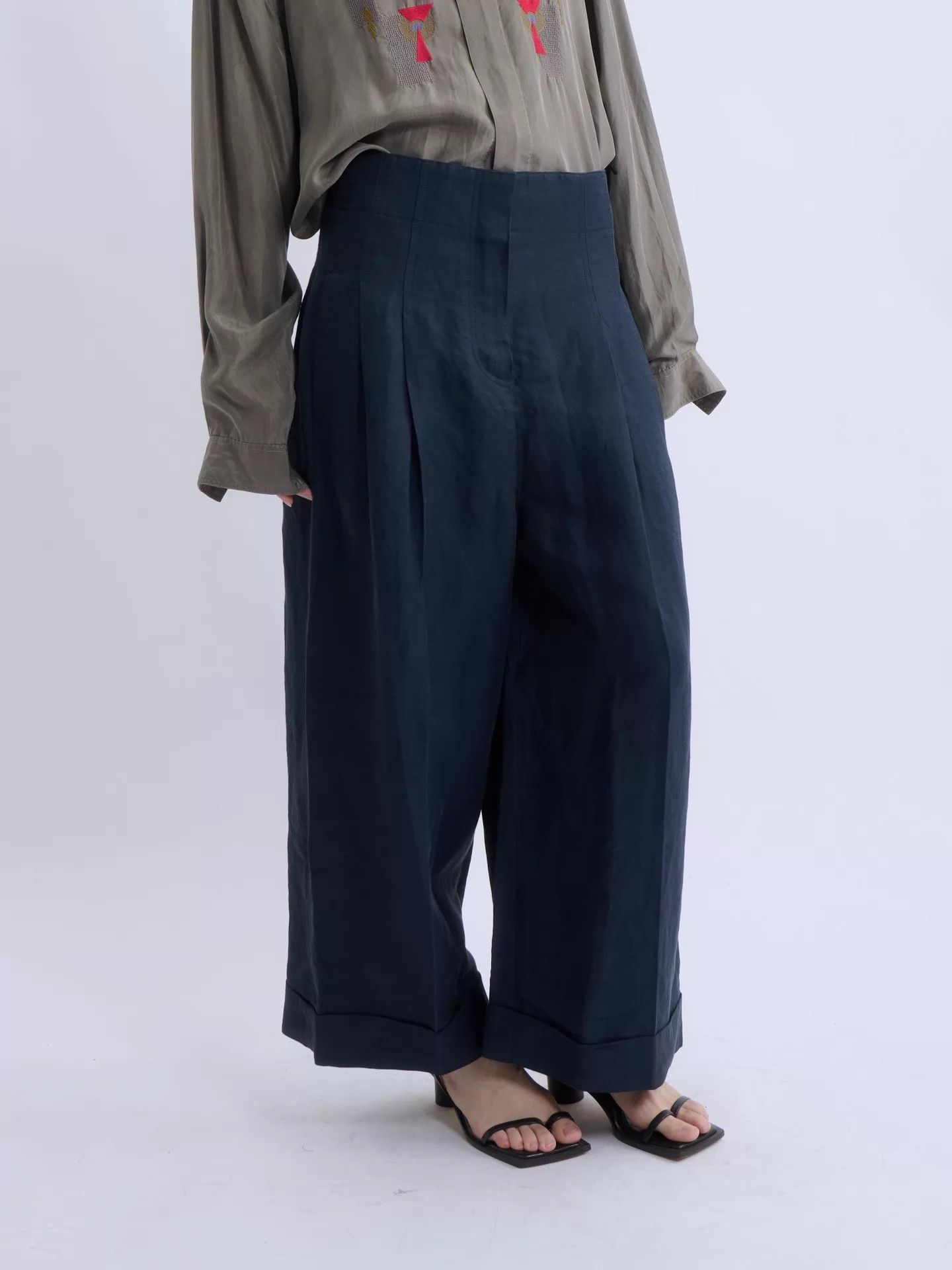 Celine CELINE by Phobe Philo Navy Linen Wide-Leg Pleated Trousers Size 26" / US 2 / IT 38 - 5 Thumbnail